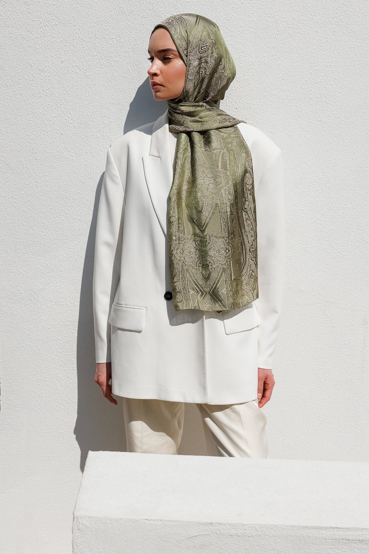 Liva Pattern Shine Line Shawl - Khaki-Salmon