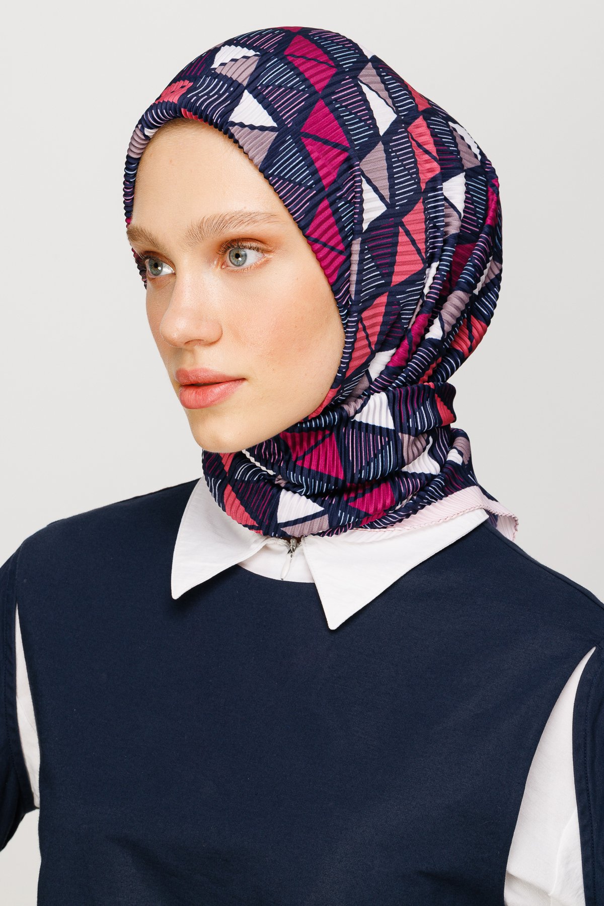 Prism Pattern Pleated Scarf - Navyblue