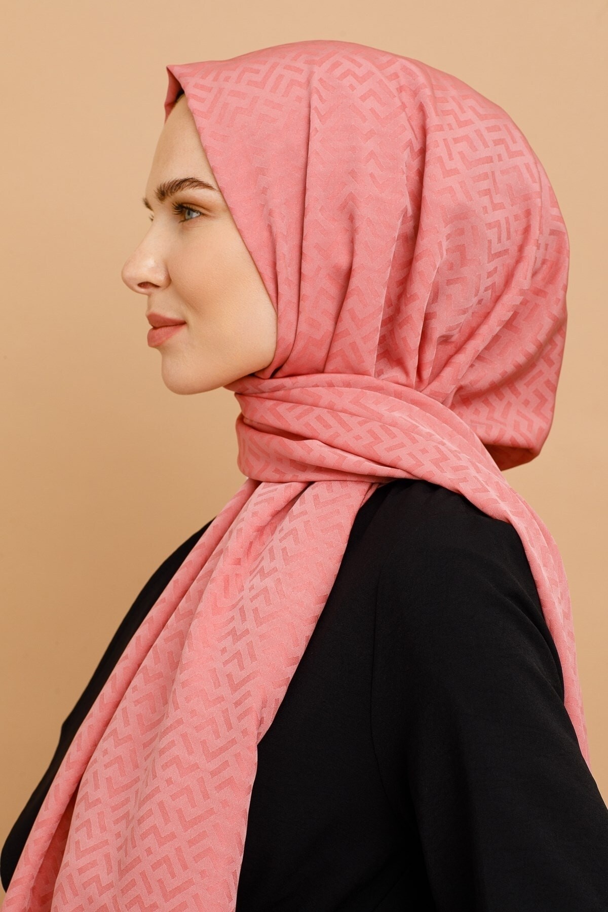 Pembe Z Desen İpeksi Jakar Şal
