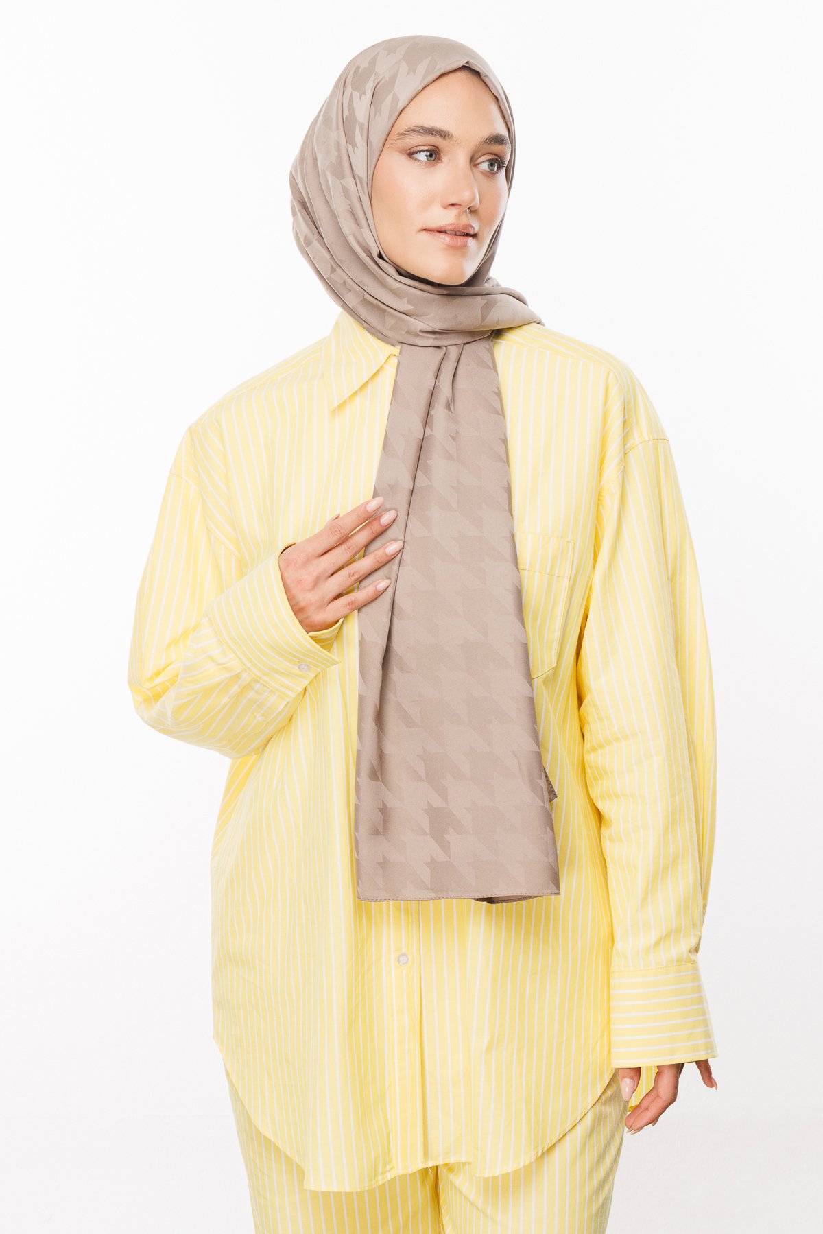 Crowbar Pattern Silk Jacquard Shawl - Mink
