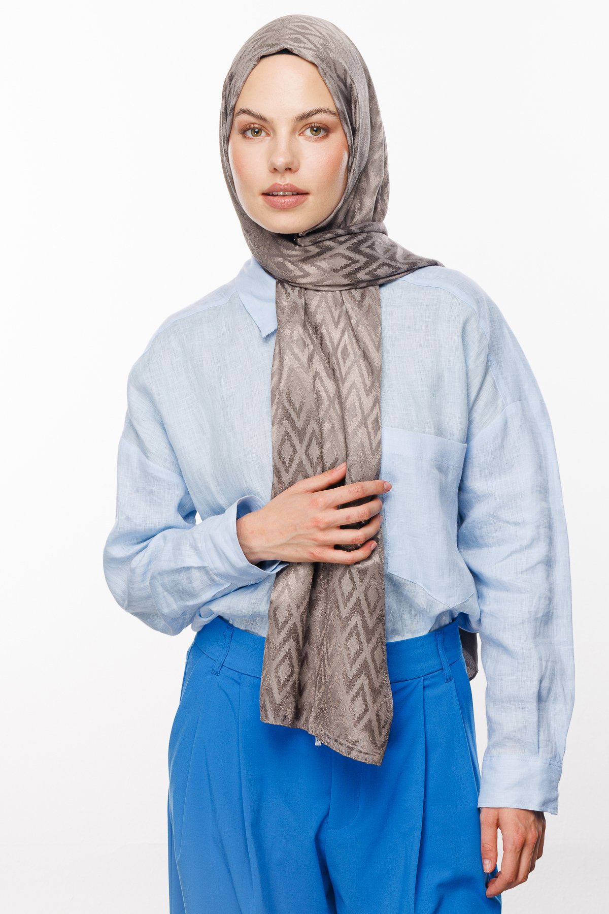 Karo Pattern Shiny Jacquard Shawl - Smoke