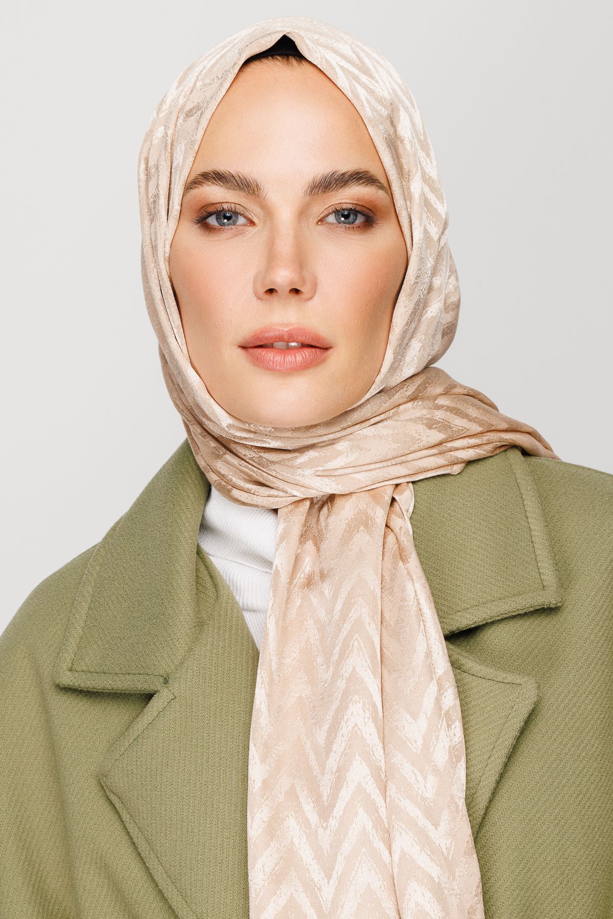 Zigzag Pattern Shiny Jacquard Hijab