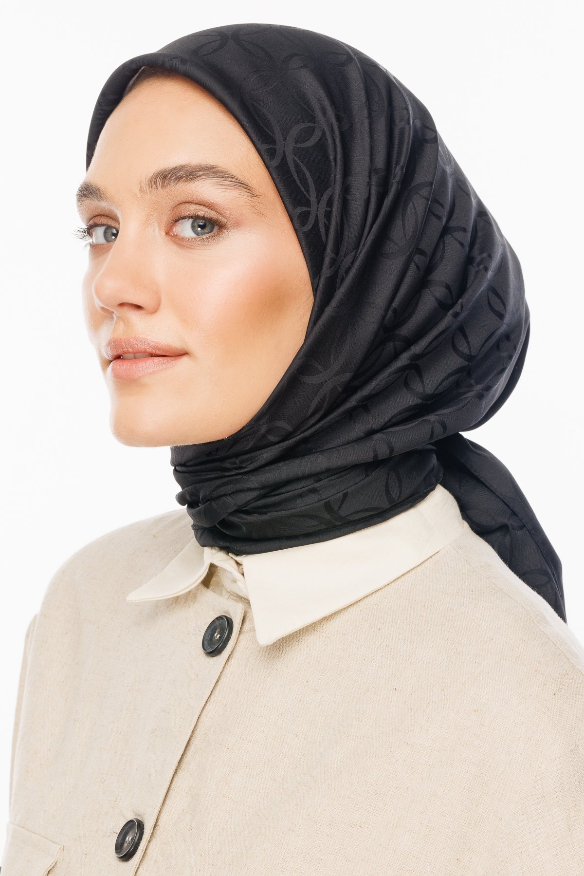 London Pattern Silky Jacquard Scarf - Black