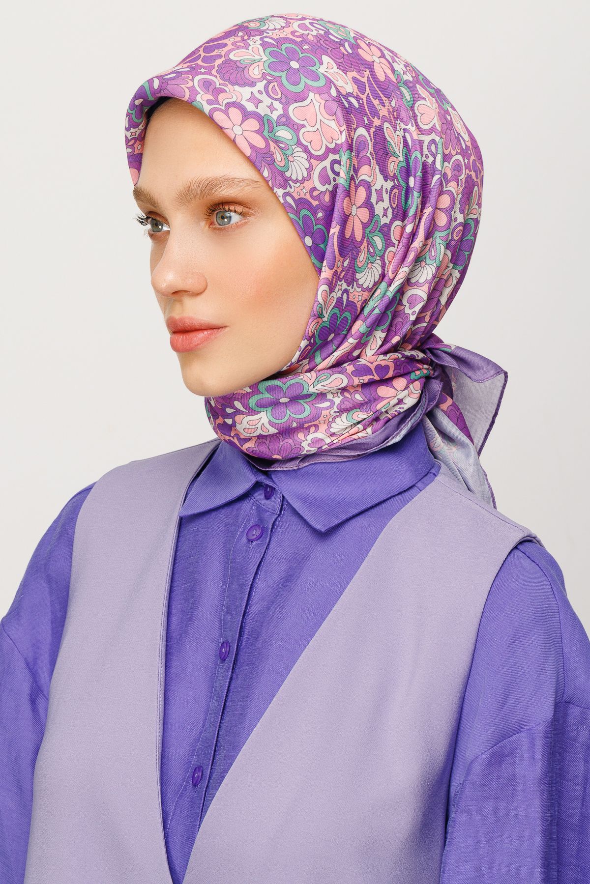 Daisy Pattern Digital Soft Scarf - Lilac