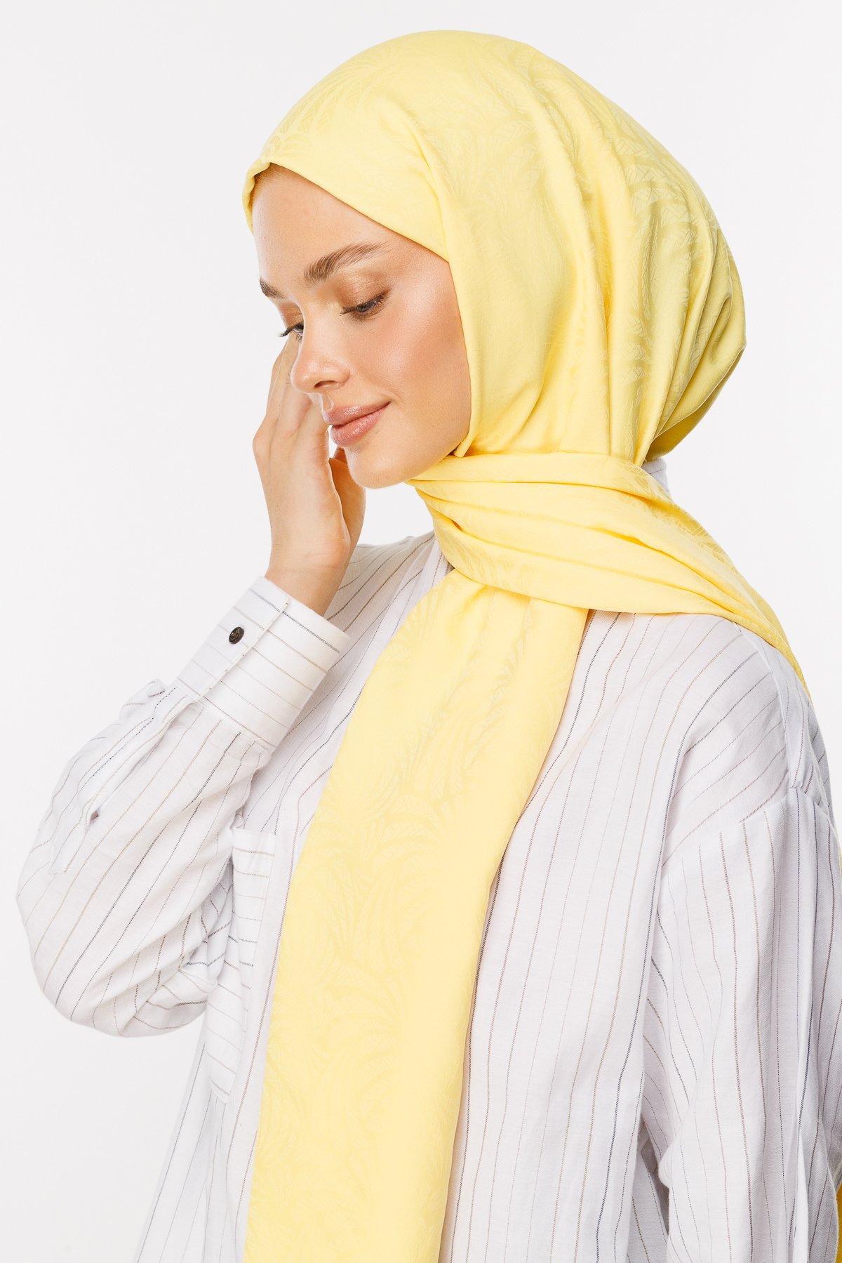 Artemis Pattern Silk Jacquard Hijab