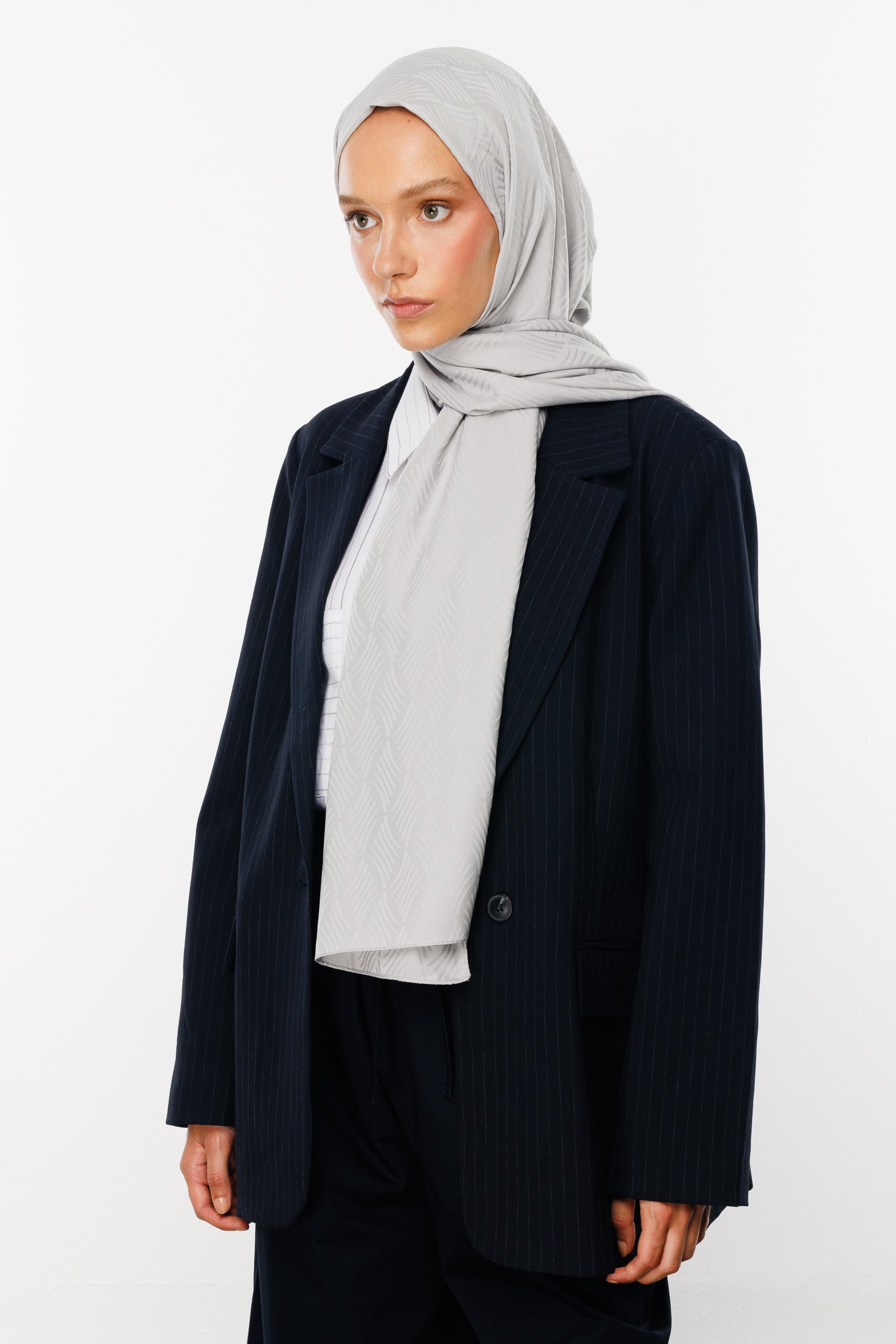 Aura Pattern Silk Jacquard Shawl - Silver