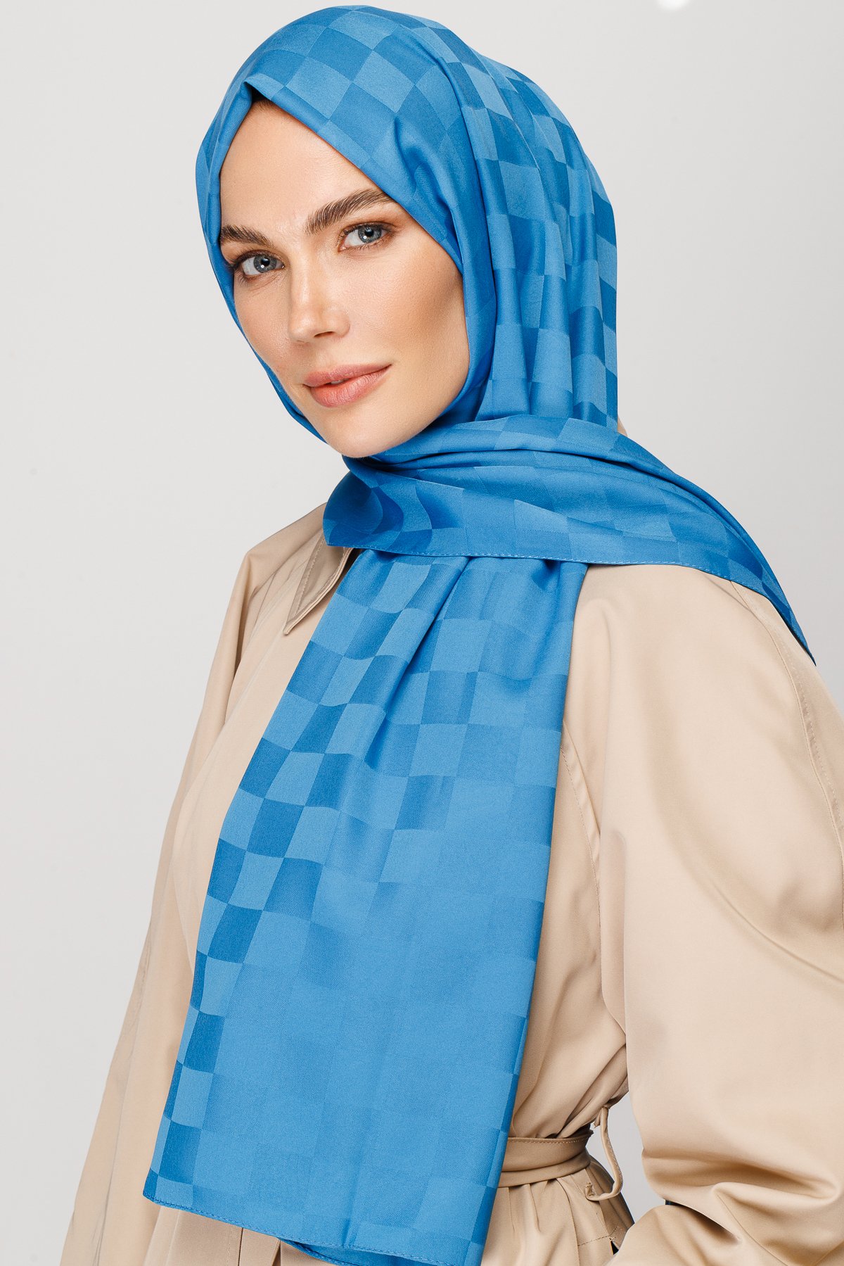 Checkers Pattern Silk Jacquard Shawl - Blue