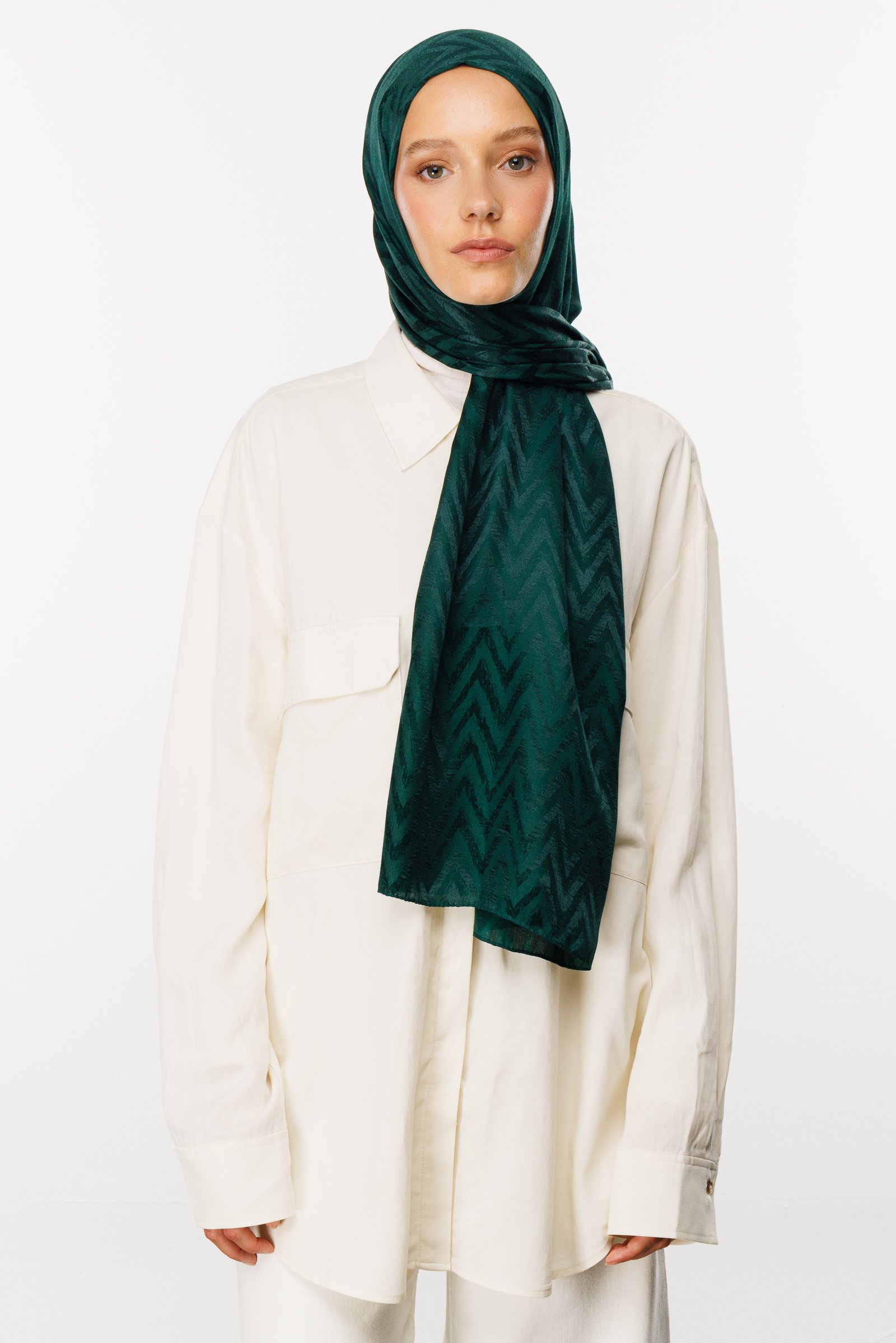 Zigzag Pattern Shiny Jacquard Hijab