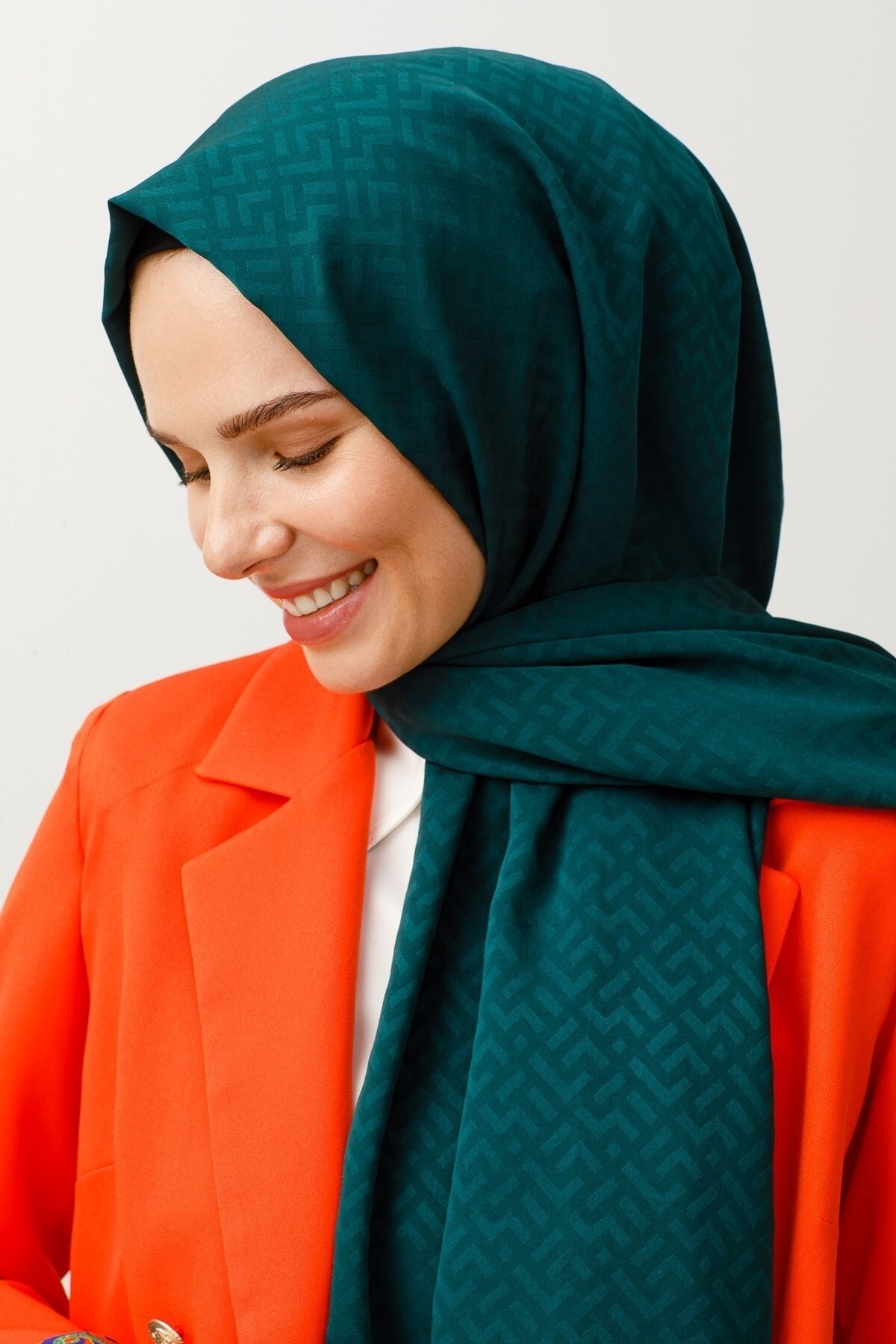 Z Pattern Silky Jacquard Hijab