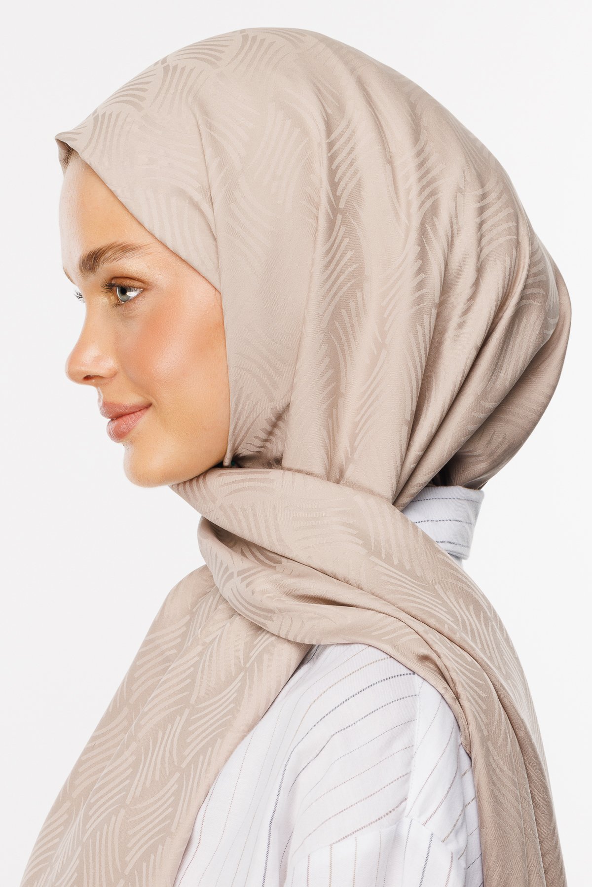 Aura Pattern Silk Jacquard Shawl - Beige
