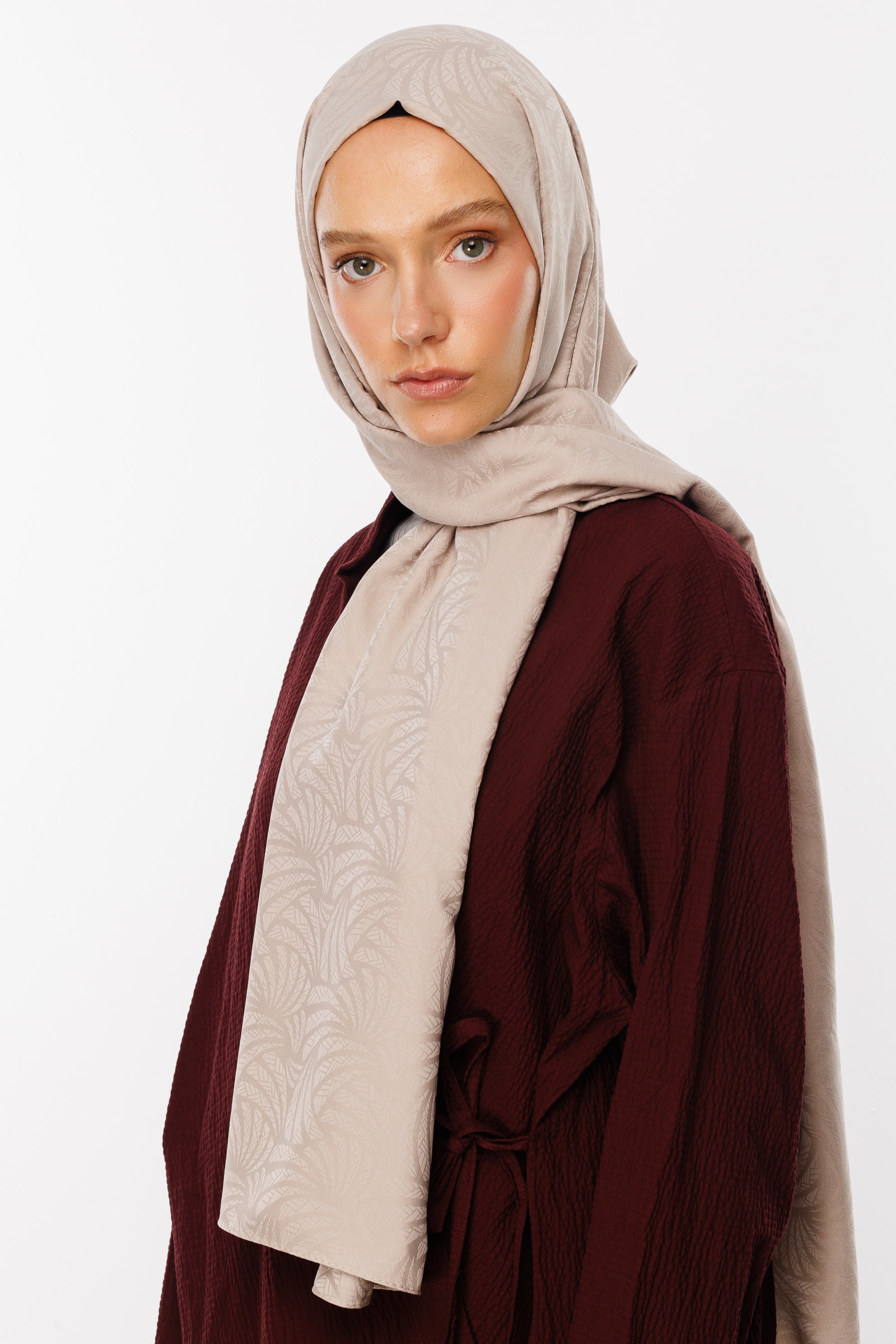 Artemis Pattern Silk Jacquard Shawl - Beige