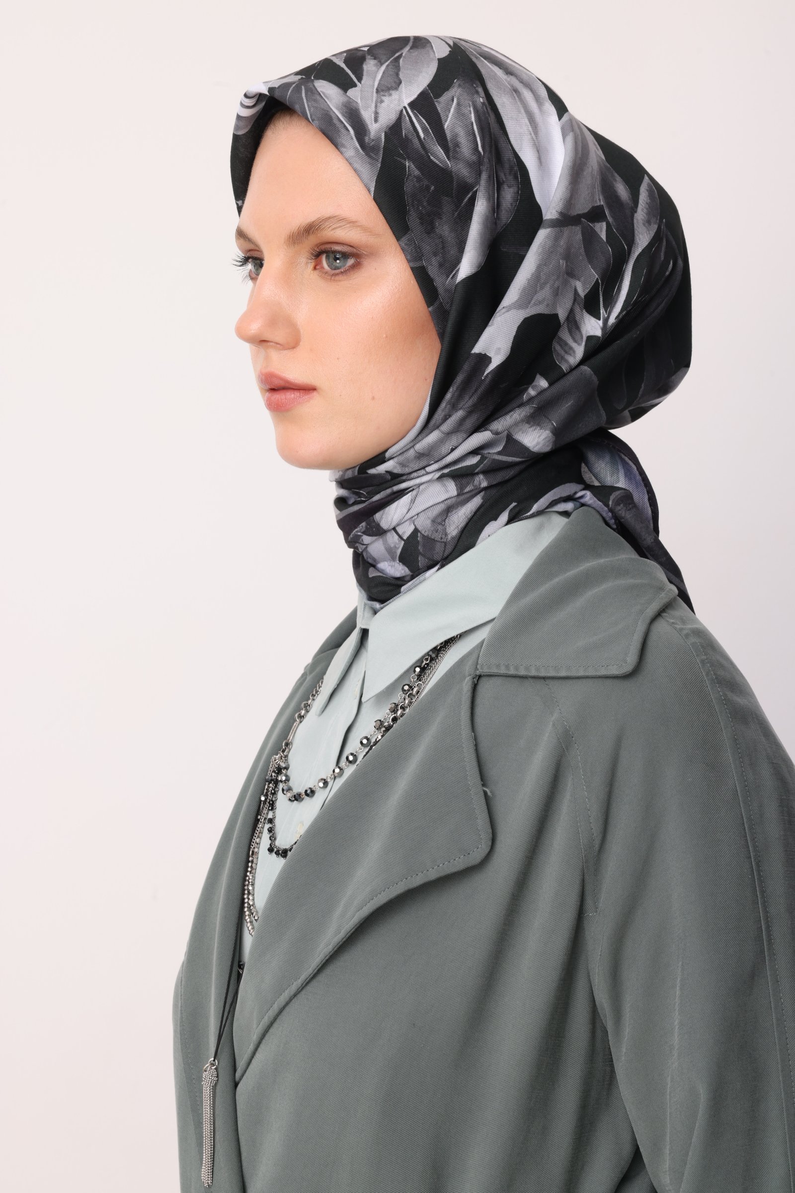 Lorya Pattern Cotton Scarf - Black