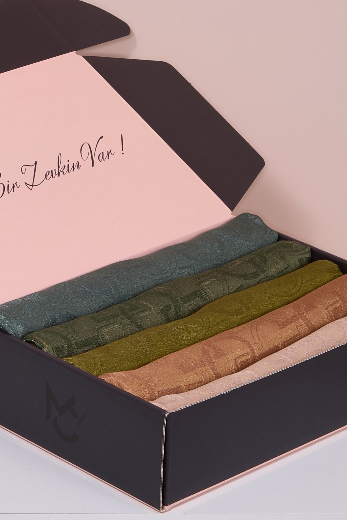 Longar Desen Parlak Jakar Şal Color Box.5