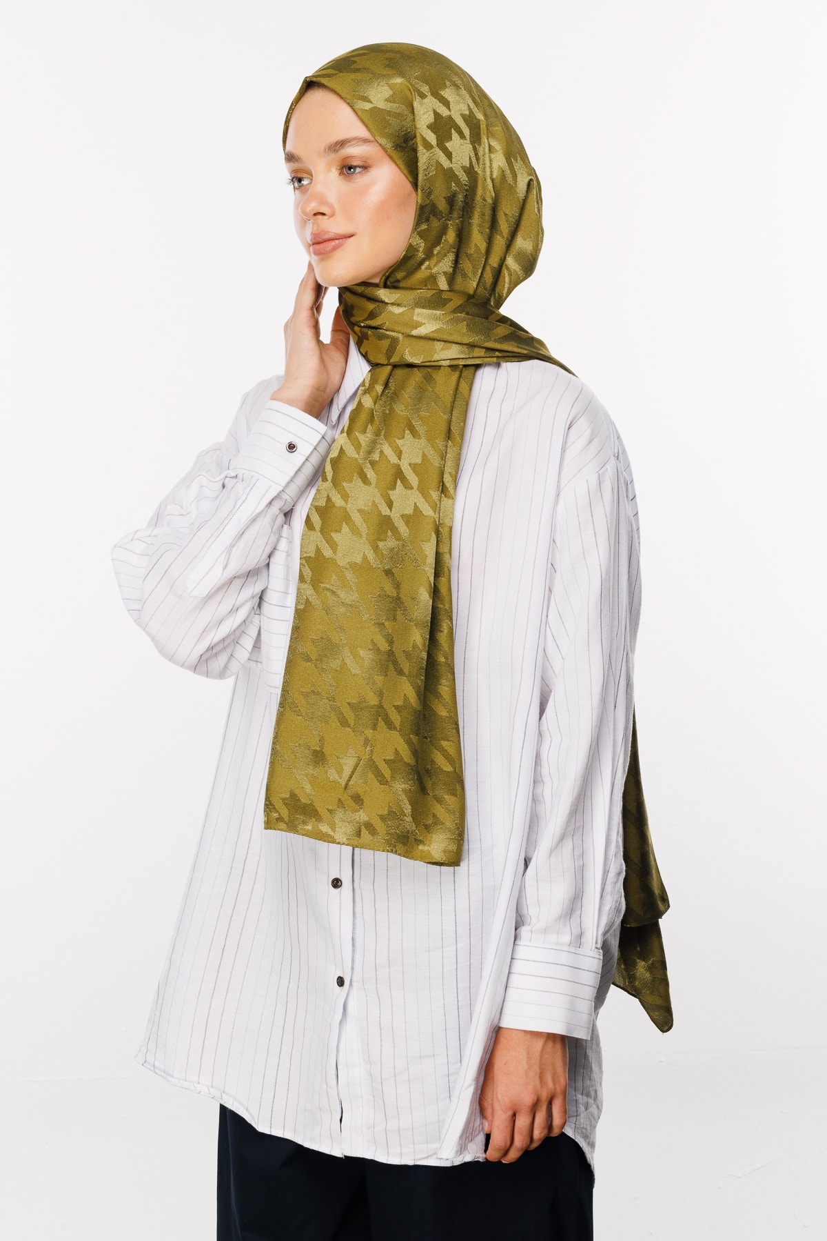 Shiny Houndstooth-Pattern Jacquard Shawl - Soft Green