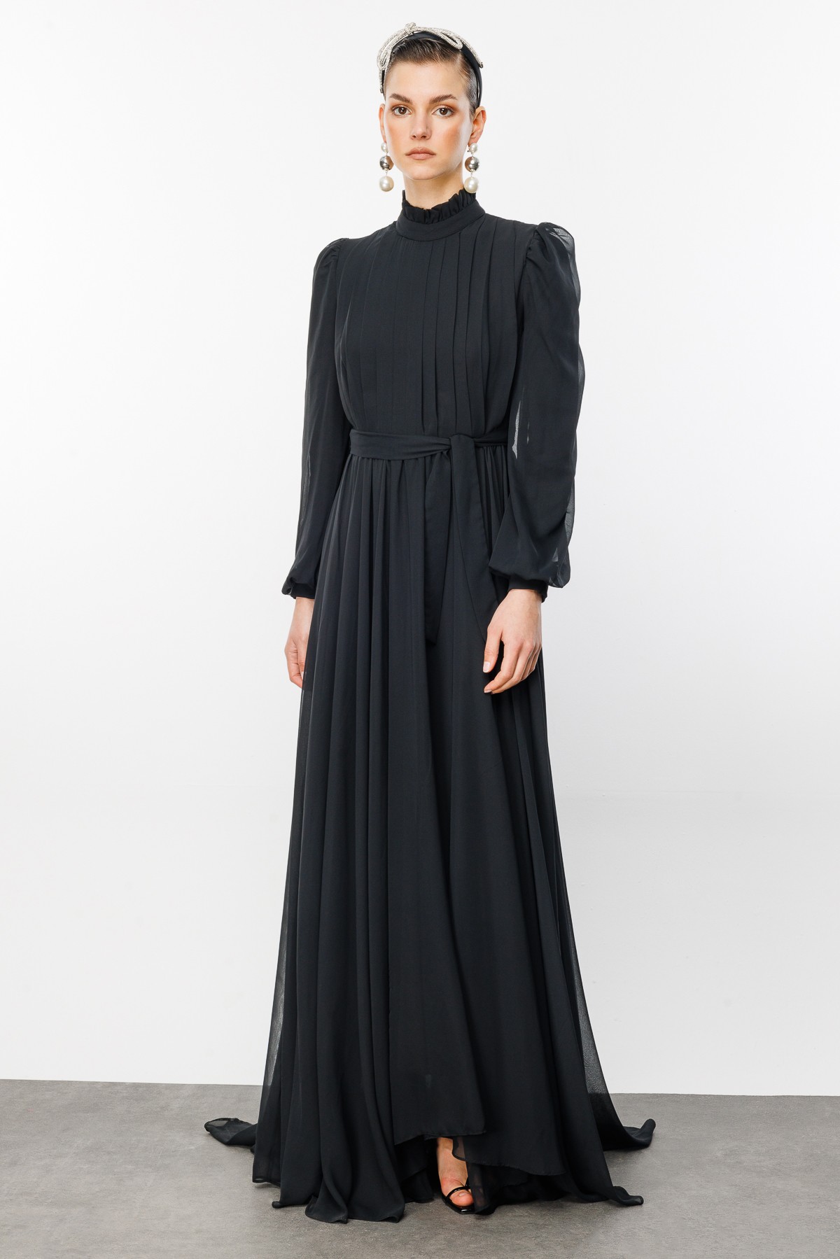 Pileli Organze Elbise - Siyah
