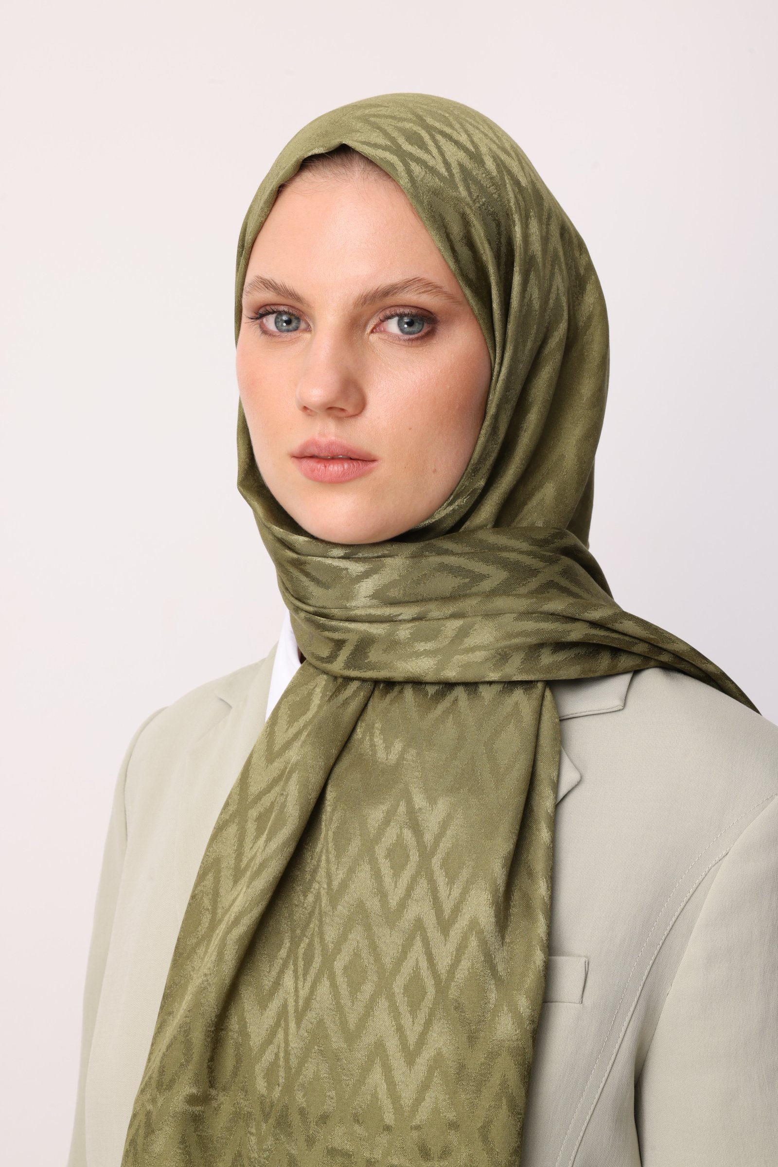 Shiny Check-Pattern Jacquard Shawl - Soft Green