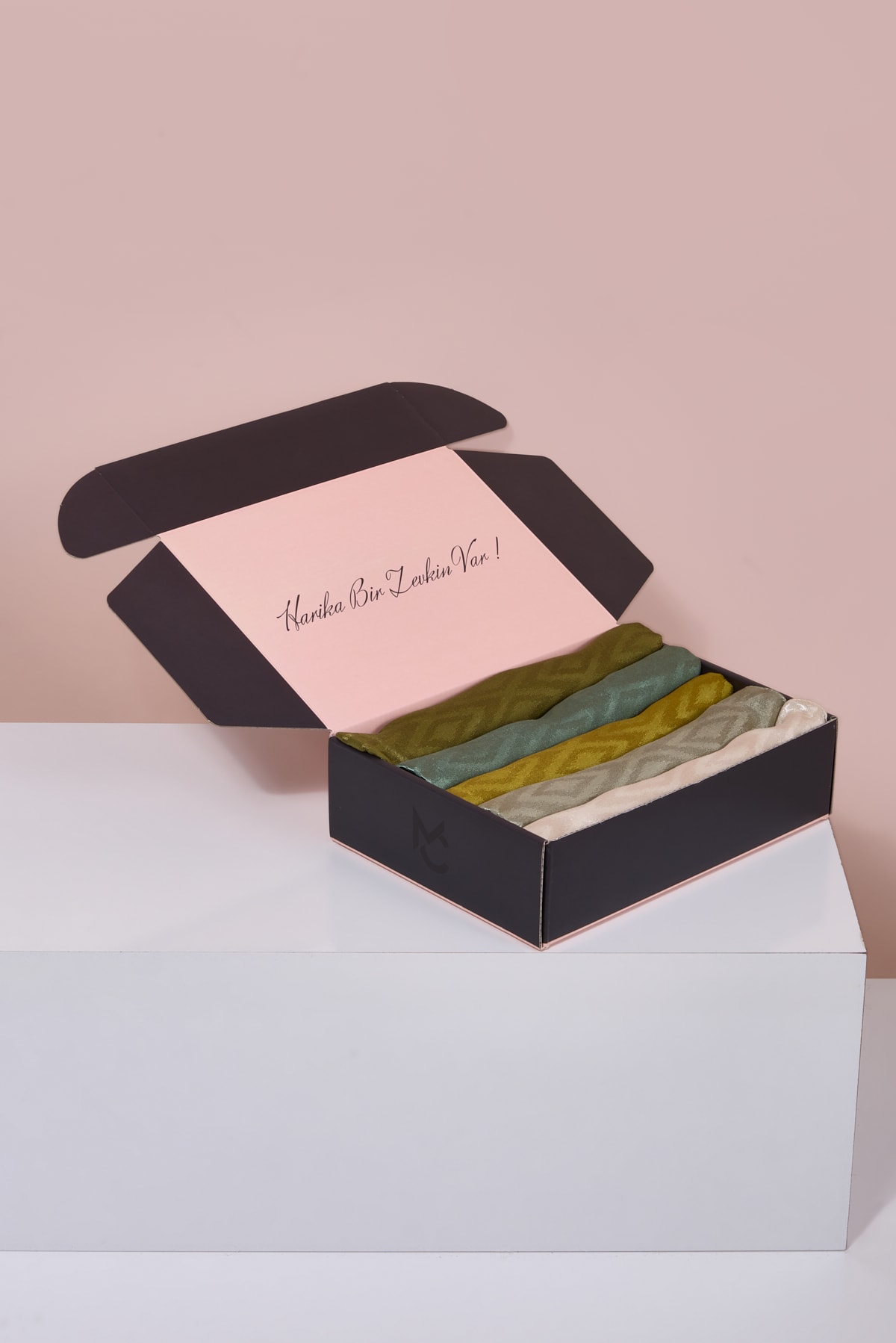Parlak Jakar Şal - Karo Desen Color Box