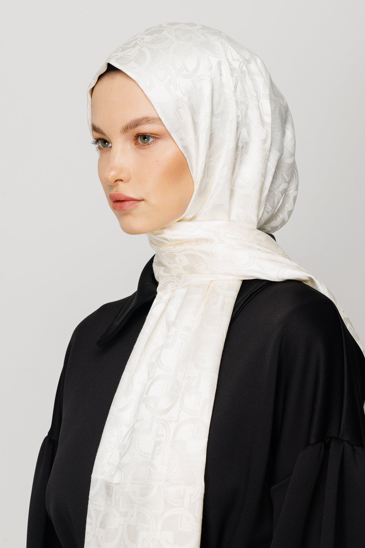 Longar Pattern Shiny Jacquard Hijab