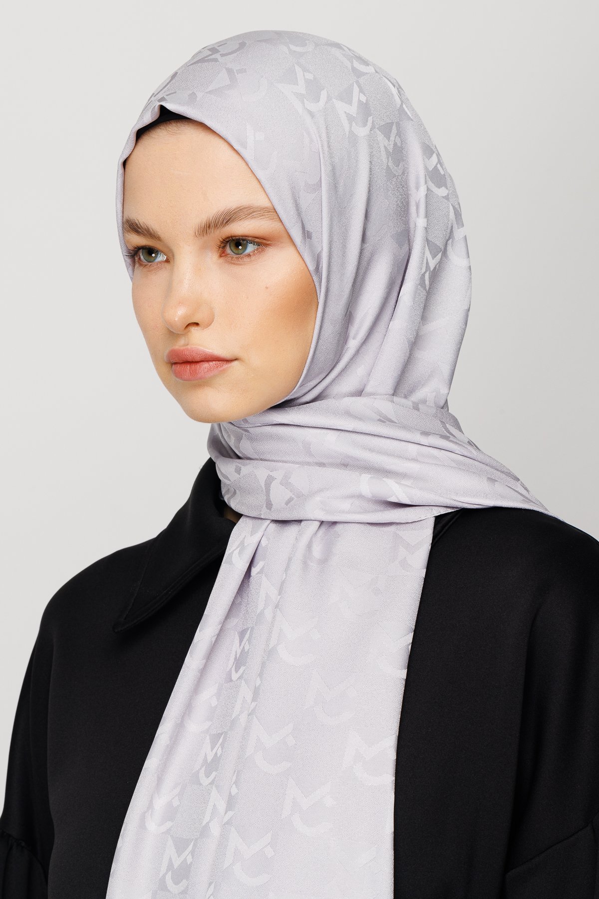 MC Pattern Jacquard Shawl - Silver