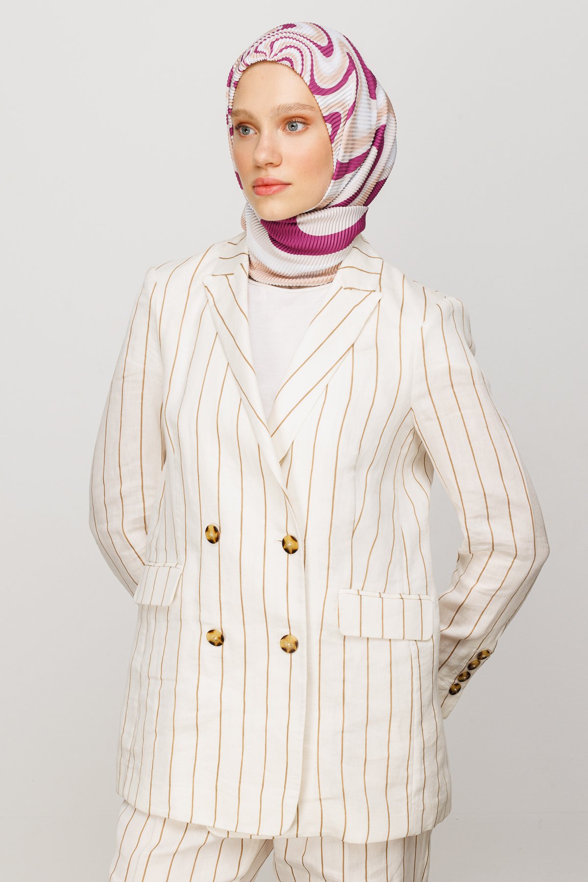 Mira Pattern Pleated Scarf - Cream