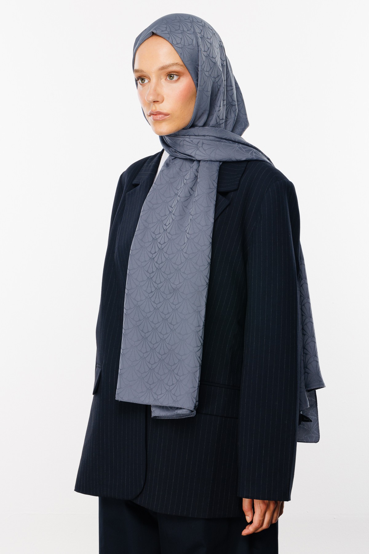 Lotus Pattern Silk Jacquard Shawl - Smoked
