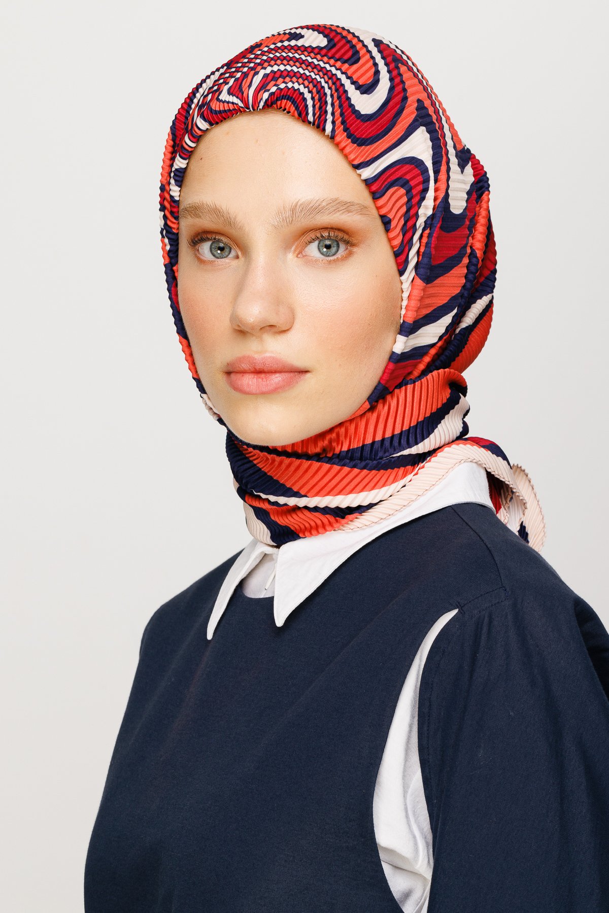 Mira Pattern Pleated Scarf - Red