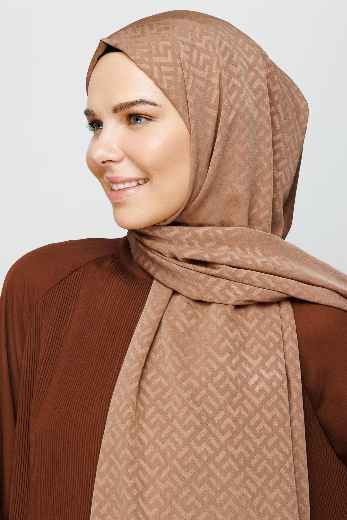 Z Pattern Silky Jacquard Hijab