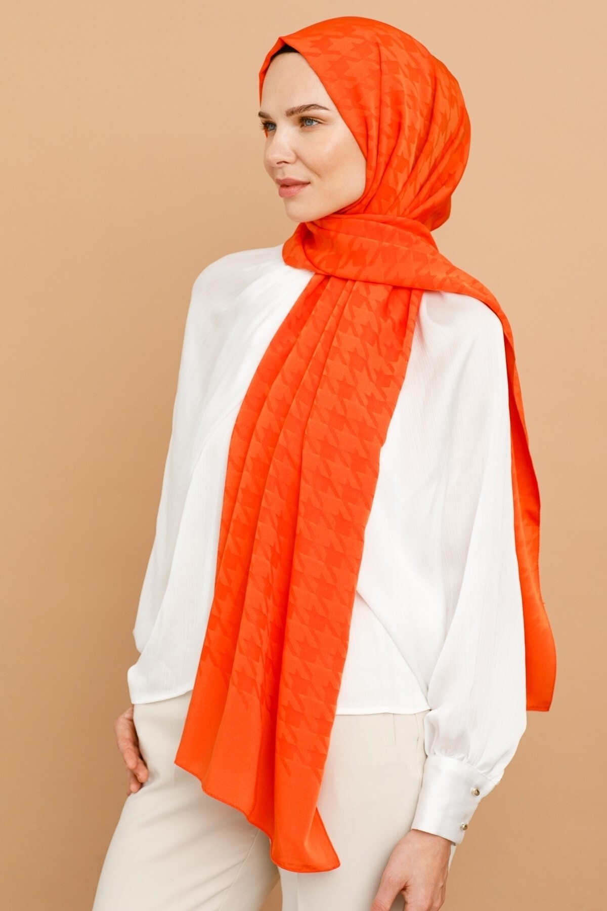 Crowbar Pattern Silk Jacquard Hijab