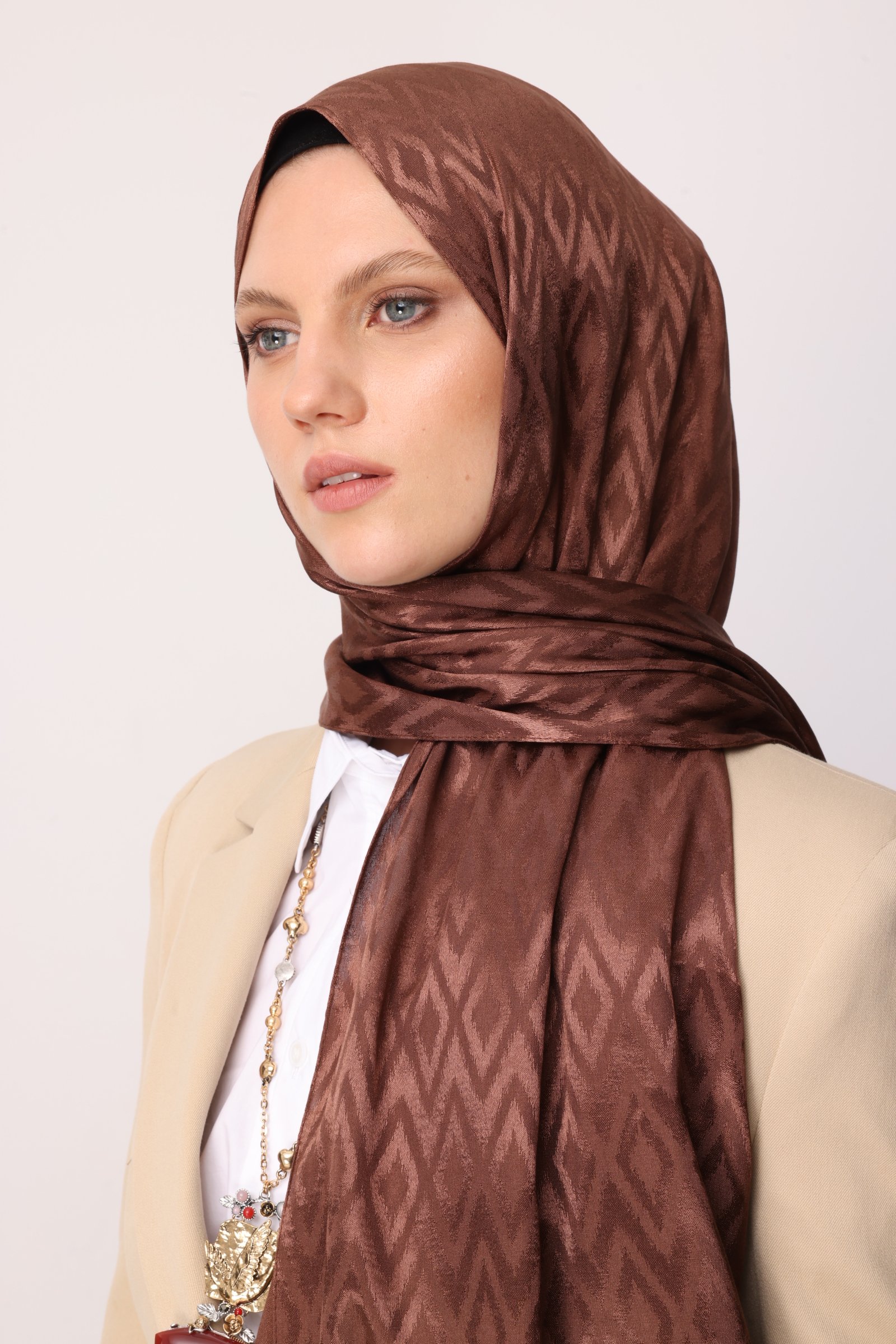 Shiny Check-Pattern Jacquard Shawl - Waterside