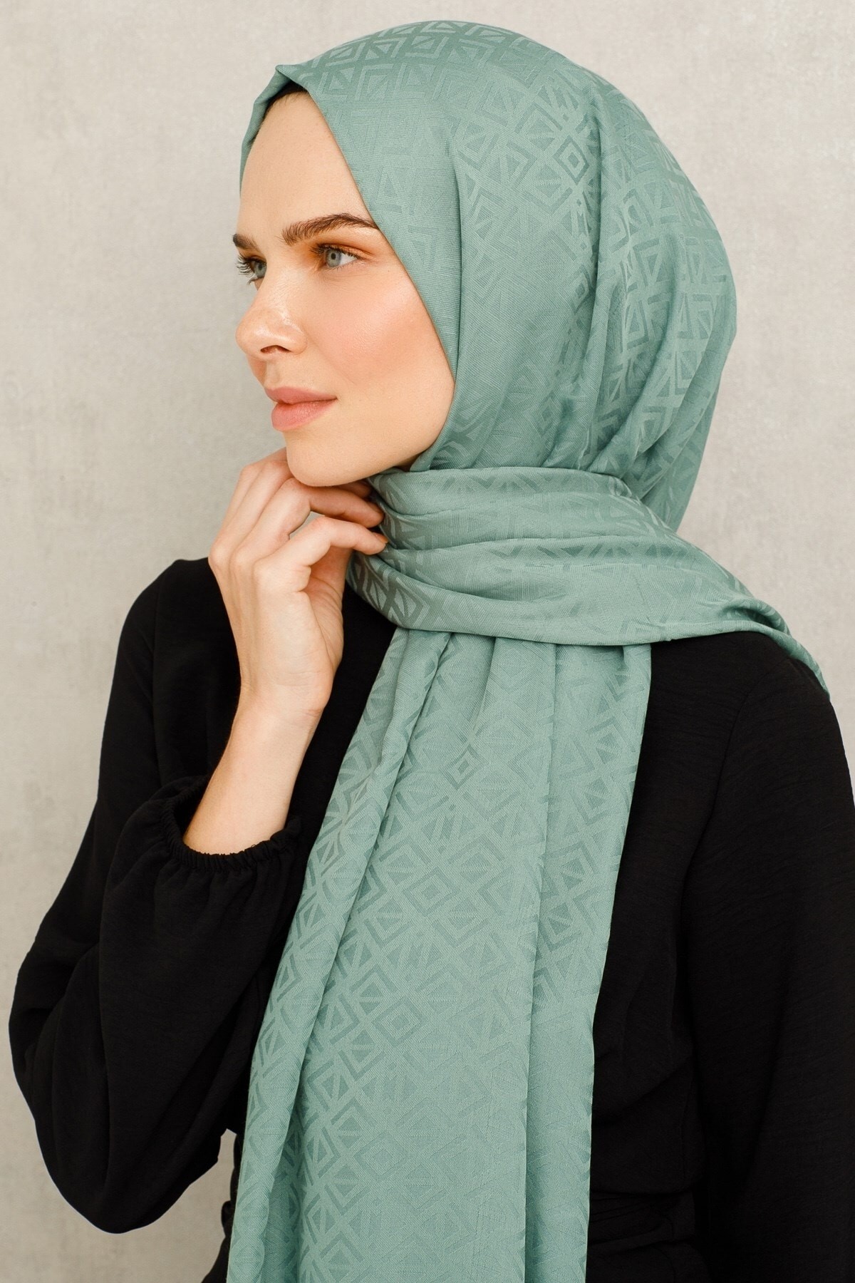 Triangle Pattern Cotton Jacquard Hijab