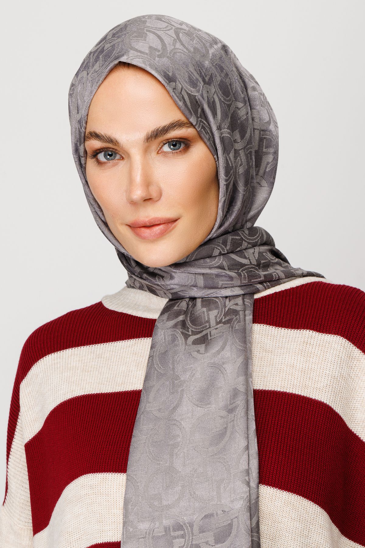 Longar Pattern Shiny Jacquard Hijab