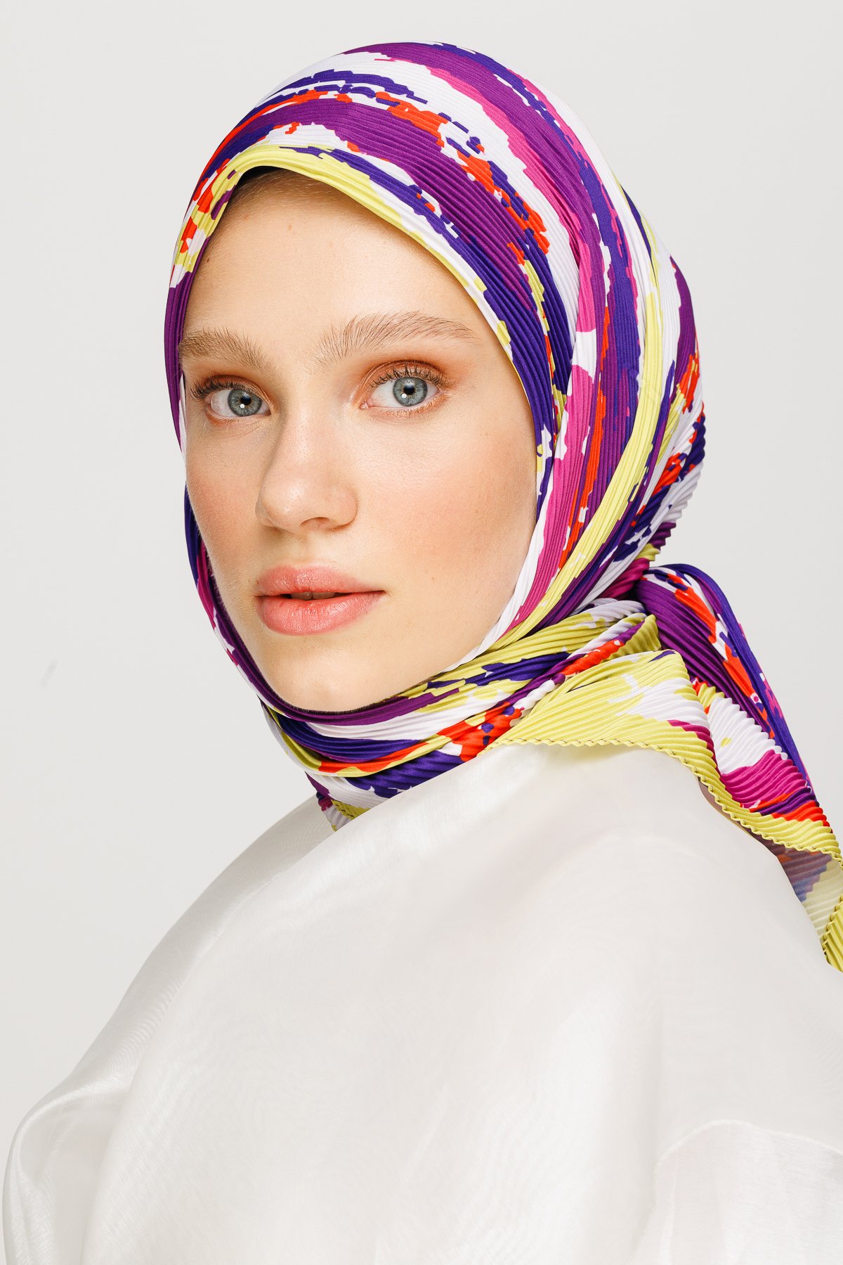 Batik Pattern Pleat Scarf - Plum