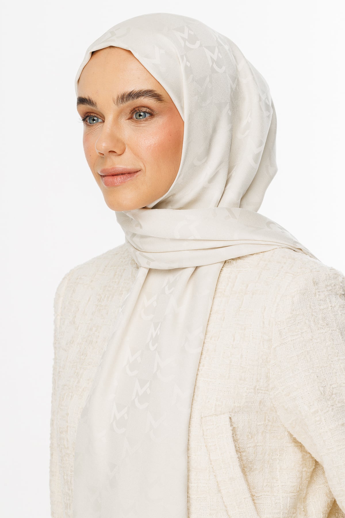 MC Pattern Jacquard Shawl - Pearl