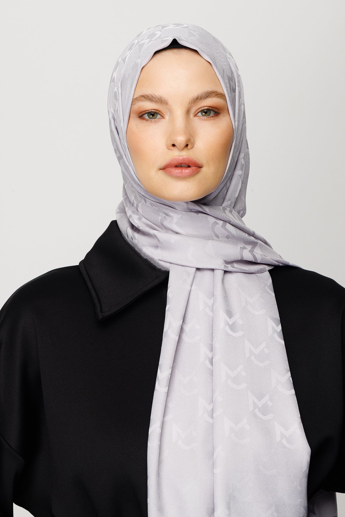 MC Pattern Jacquard Shawl - Silver