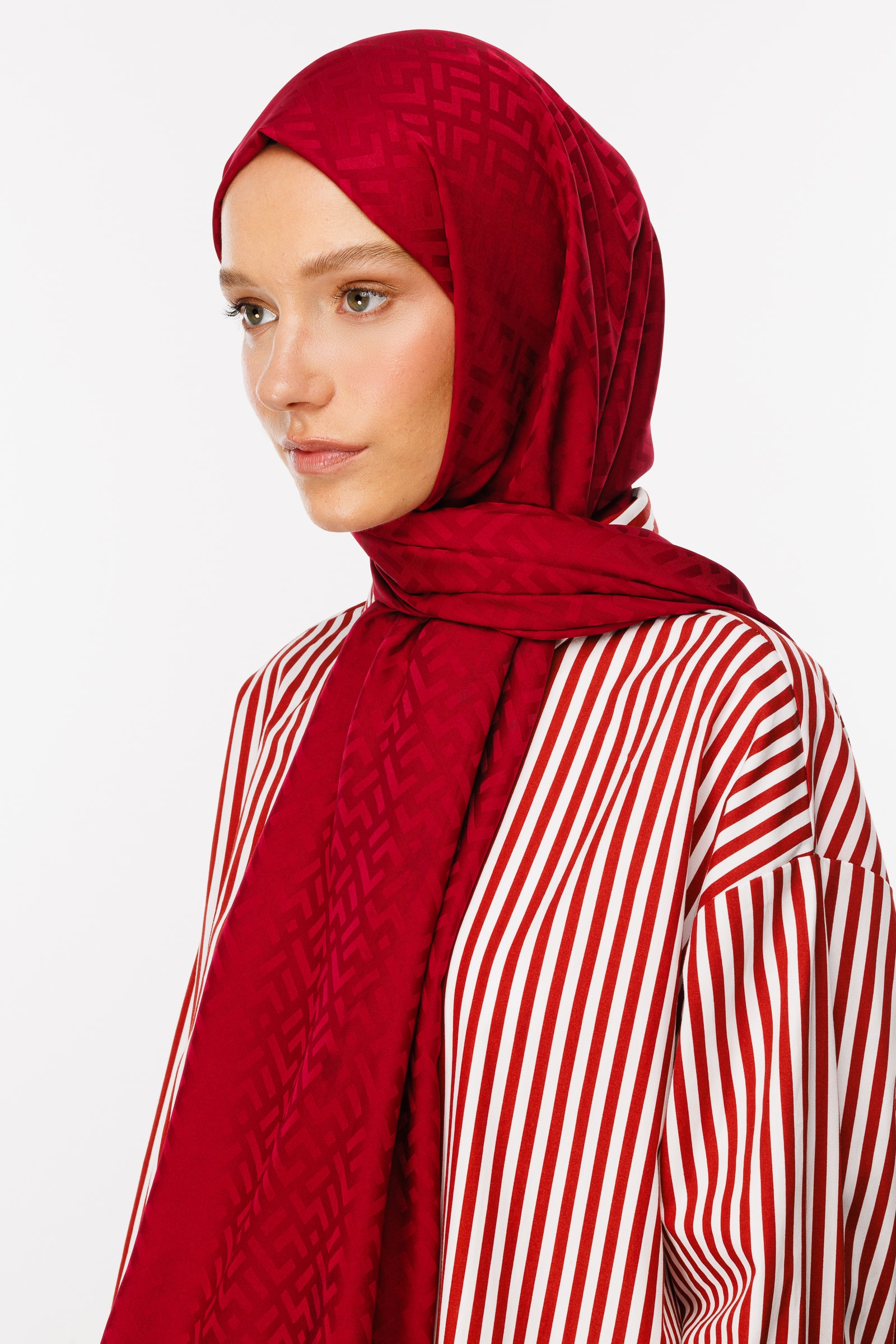 Z Pattern Silky Jacquard Shawl - Magenta