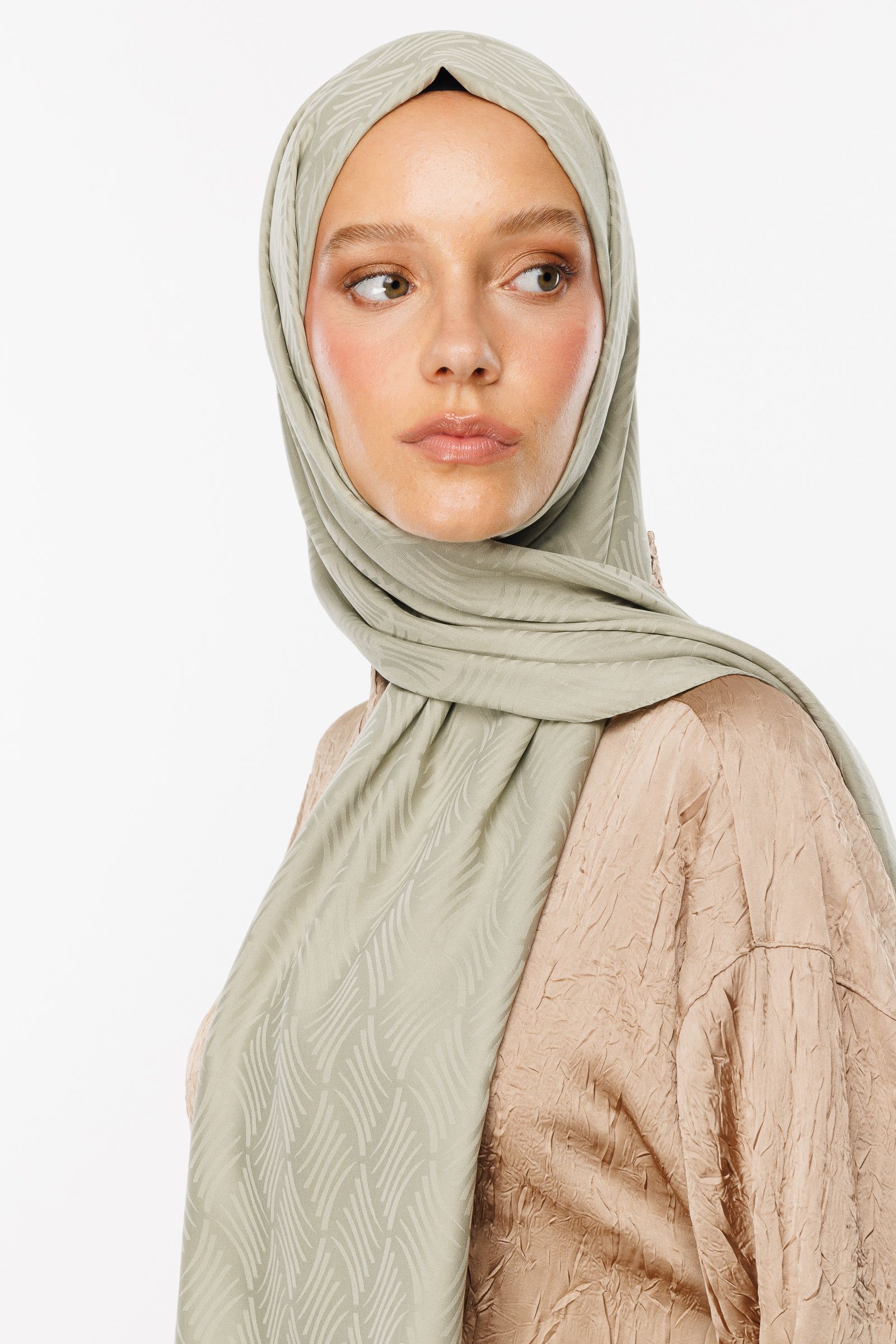 Aura Pattern Silk Jacquard Hijab