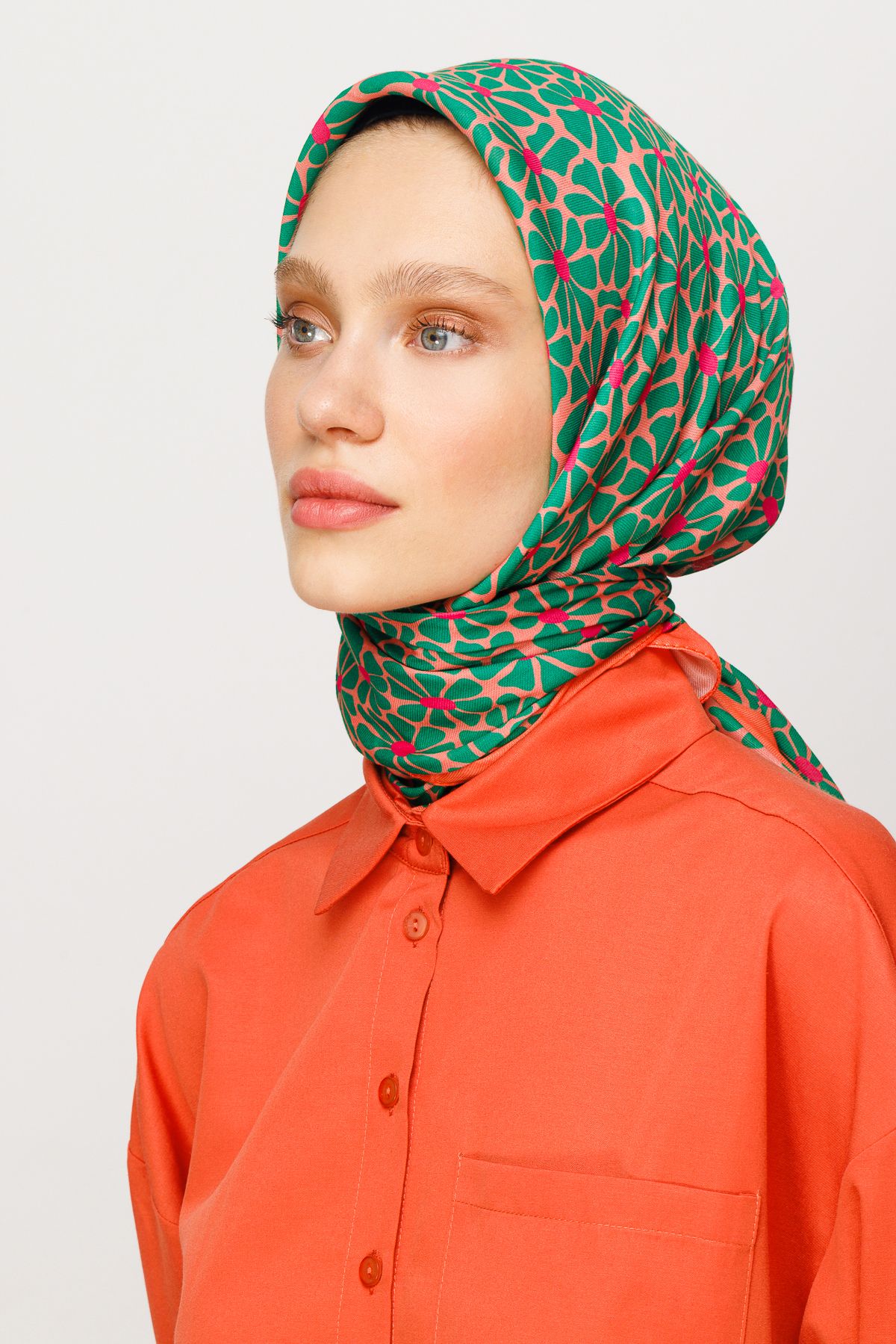 Clover Pattern Digital Soft Scarf - Puppies Mouth