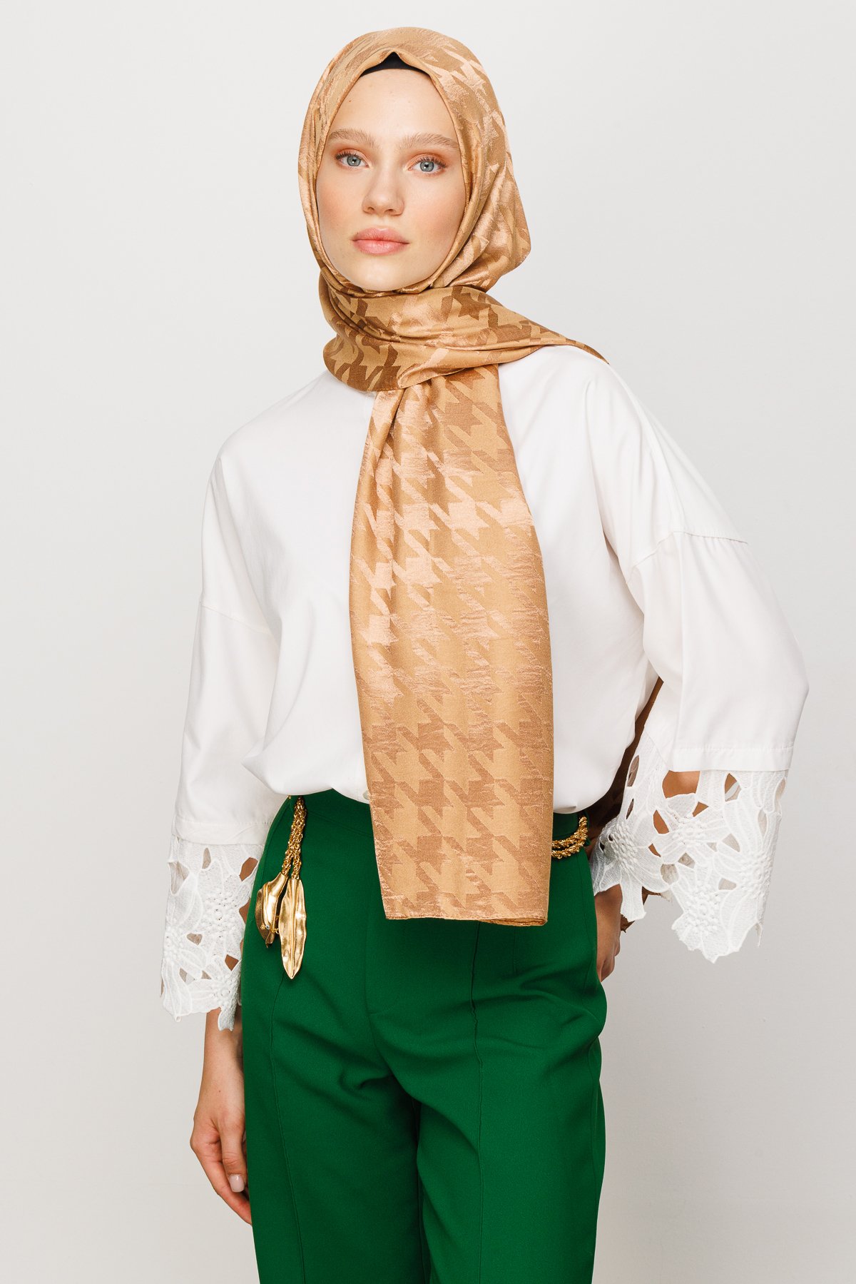Crowbar Pattern Shiny Jacquard Shawl - Biscuit