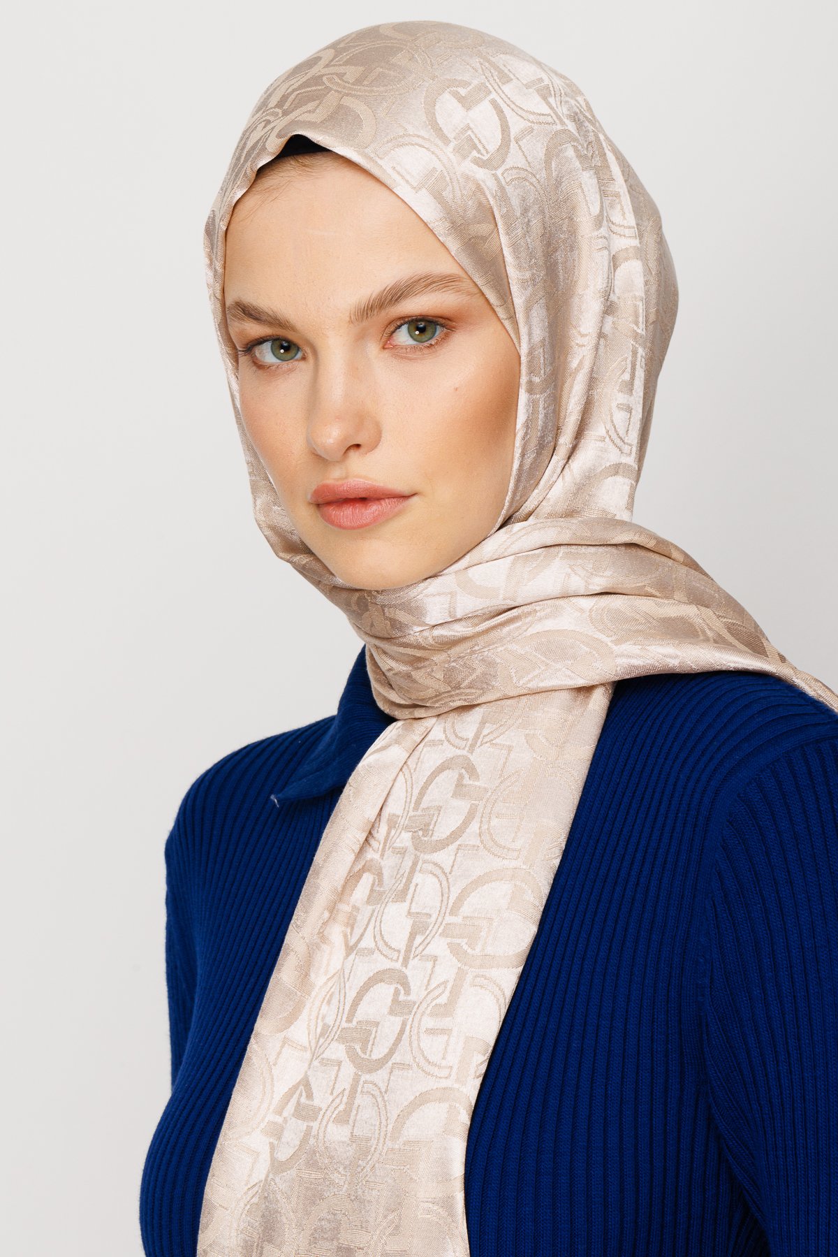 Gemustertes Glänzendes Jacquard Hijab