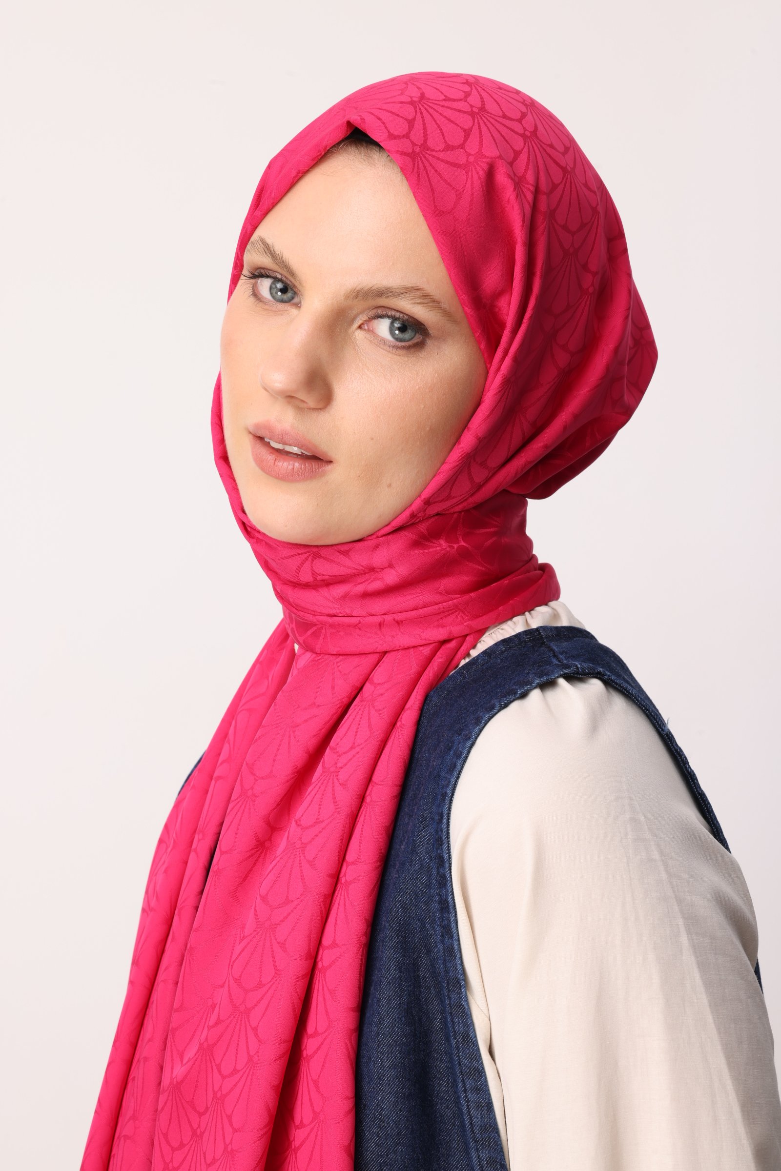 Lotus Pattern Silk Jacquard Shawl - Fuchsia