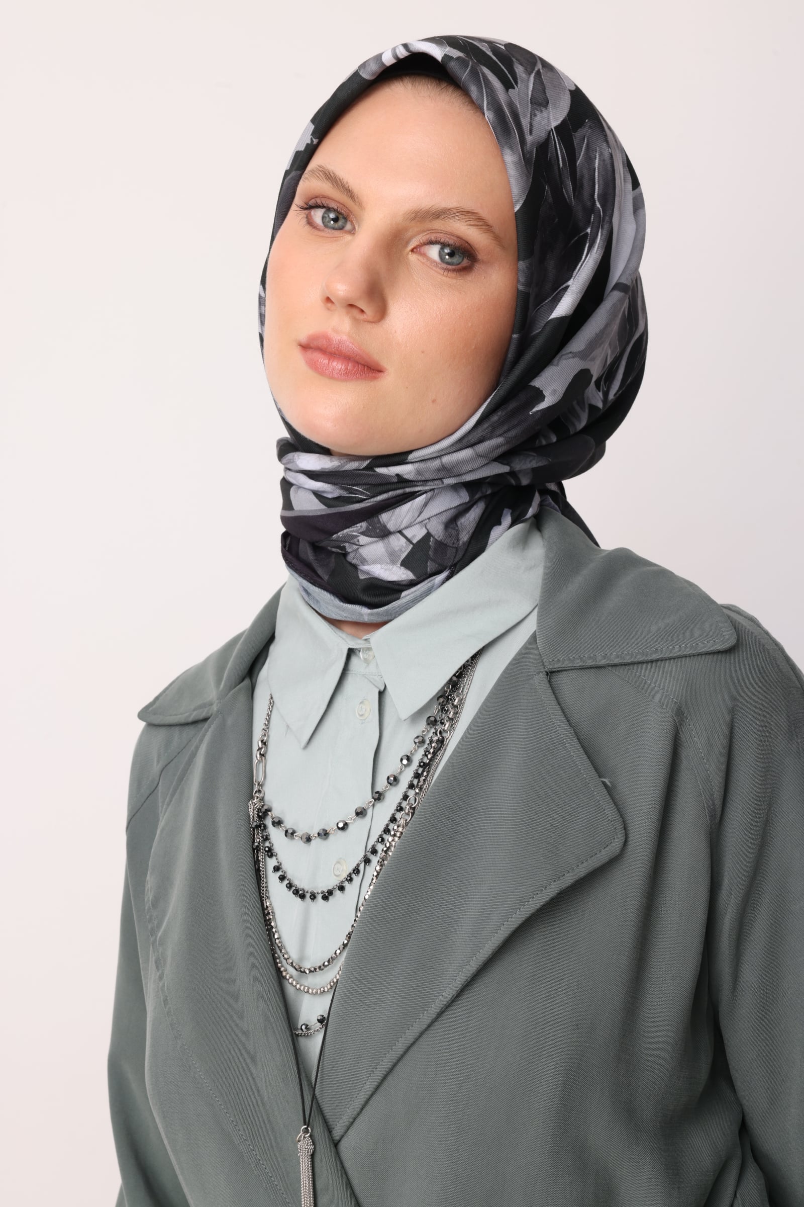 Lorya Pattern Cotton Scarf - Black