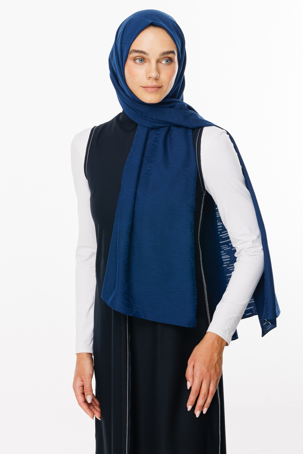 Moon Is Pattern Jacquard Hijab