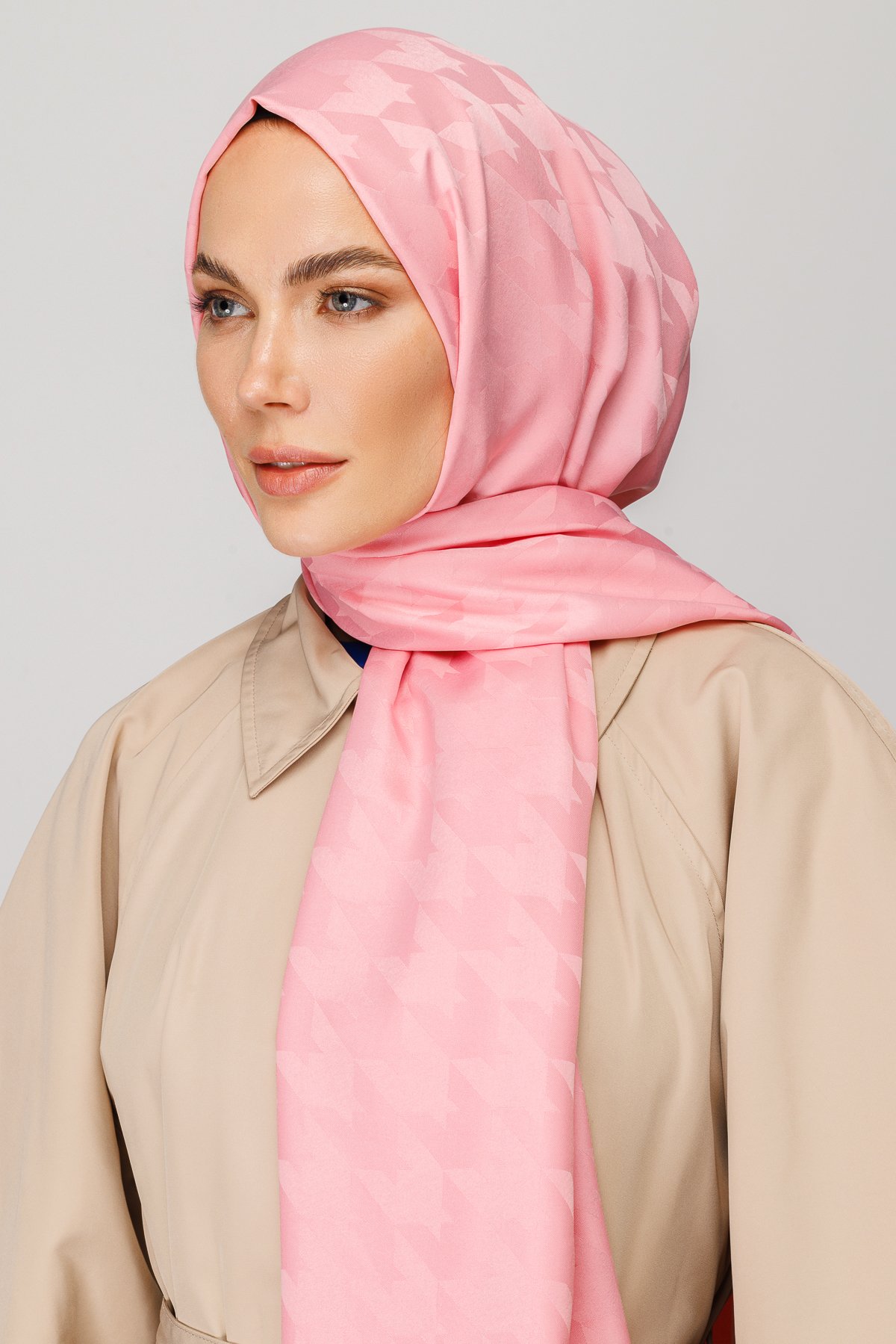 Crowbar Pattern Silk Jacquard Hijab