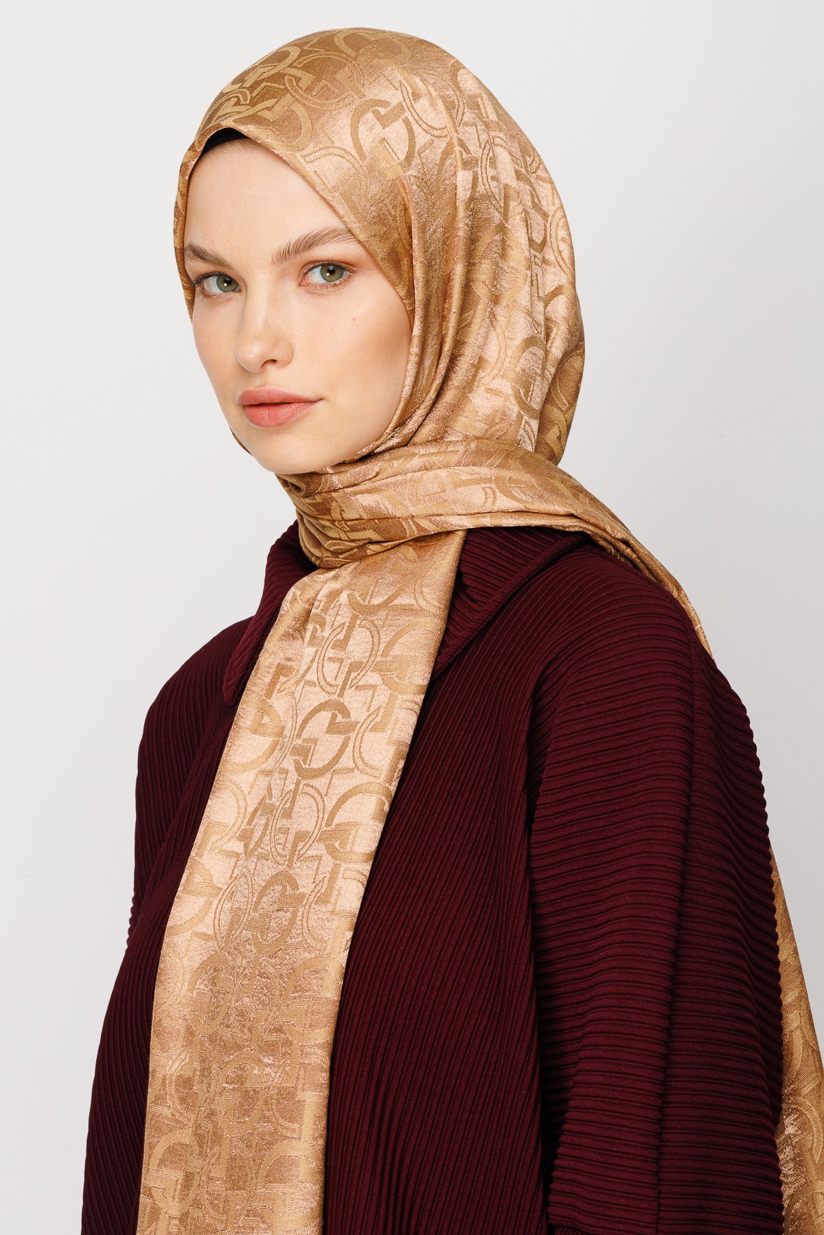 Gemustertes Glänzendes Jacquard Hijab