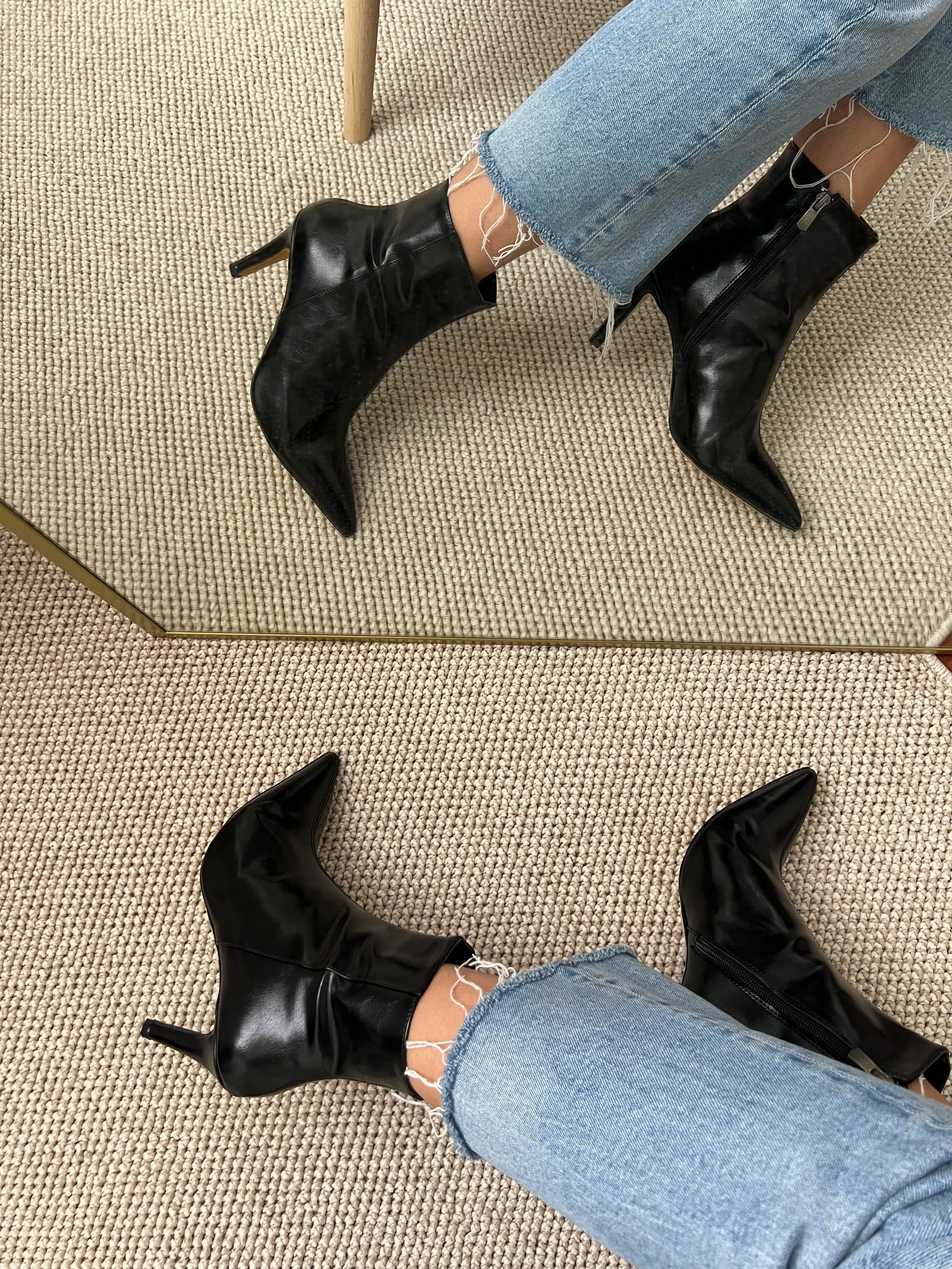 Parlak Kırışık Derili Siyah Topuklu Bot