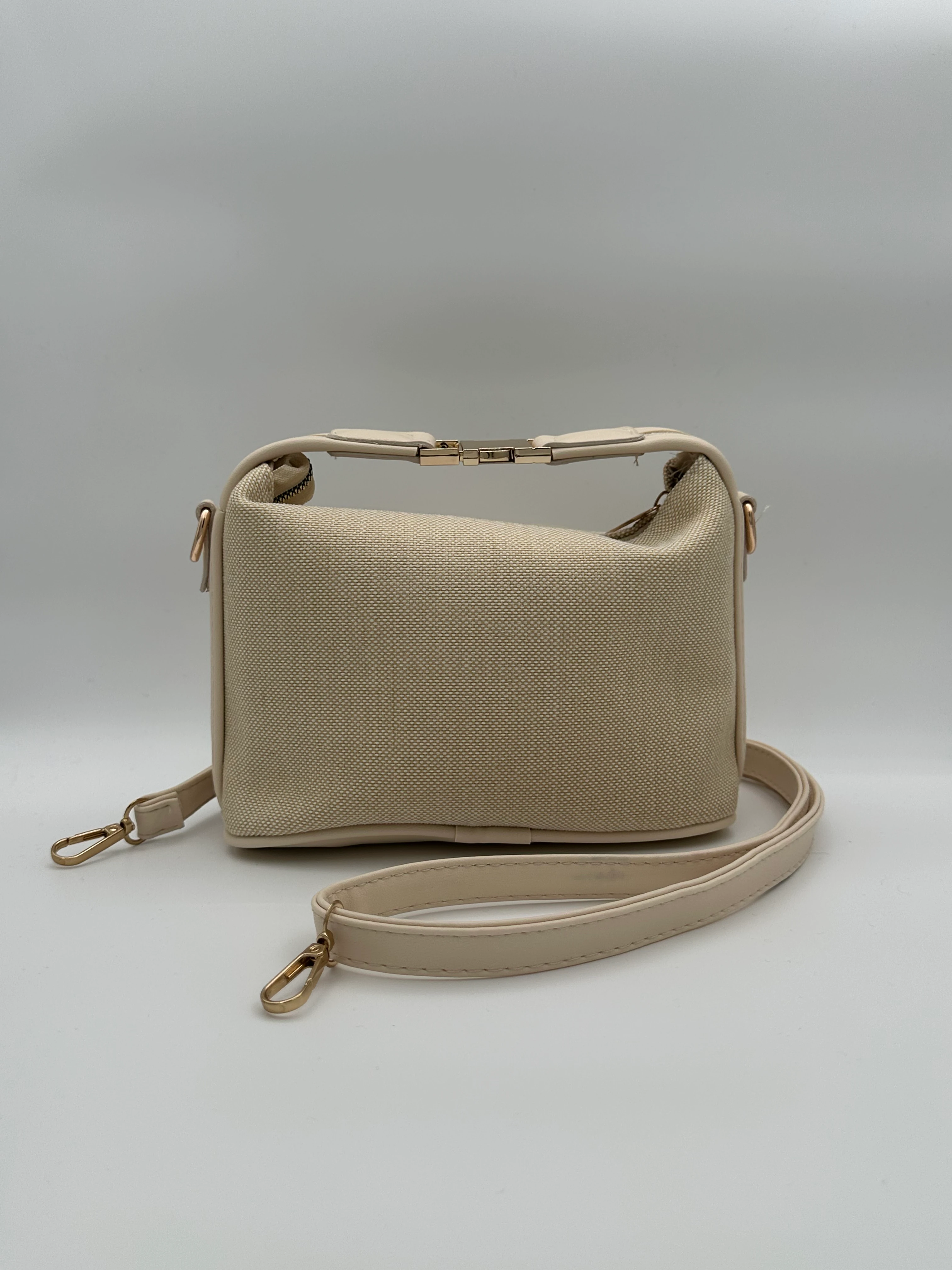 Üstten Kilitli Hasır Çanta