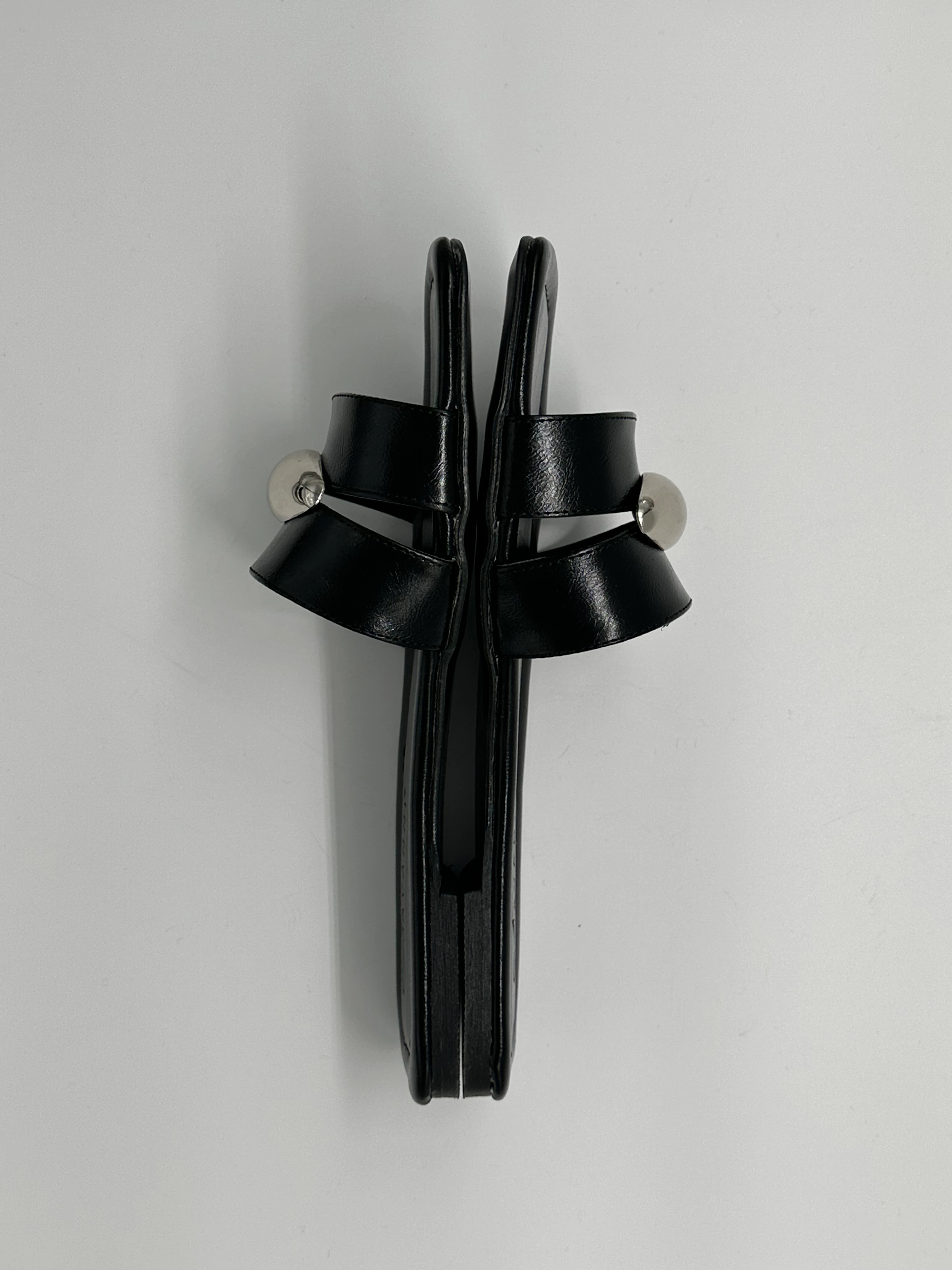 Tokalı Siyah Deri Terlik 