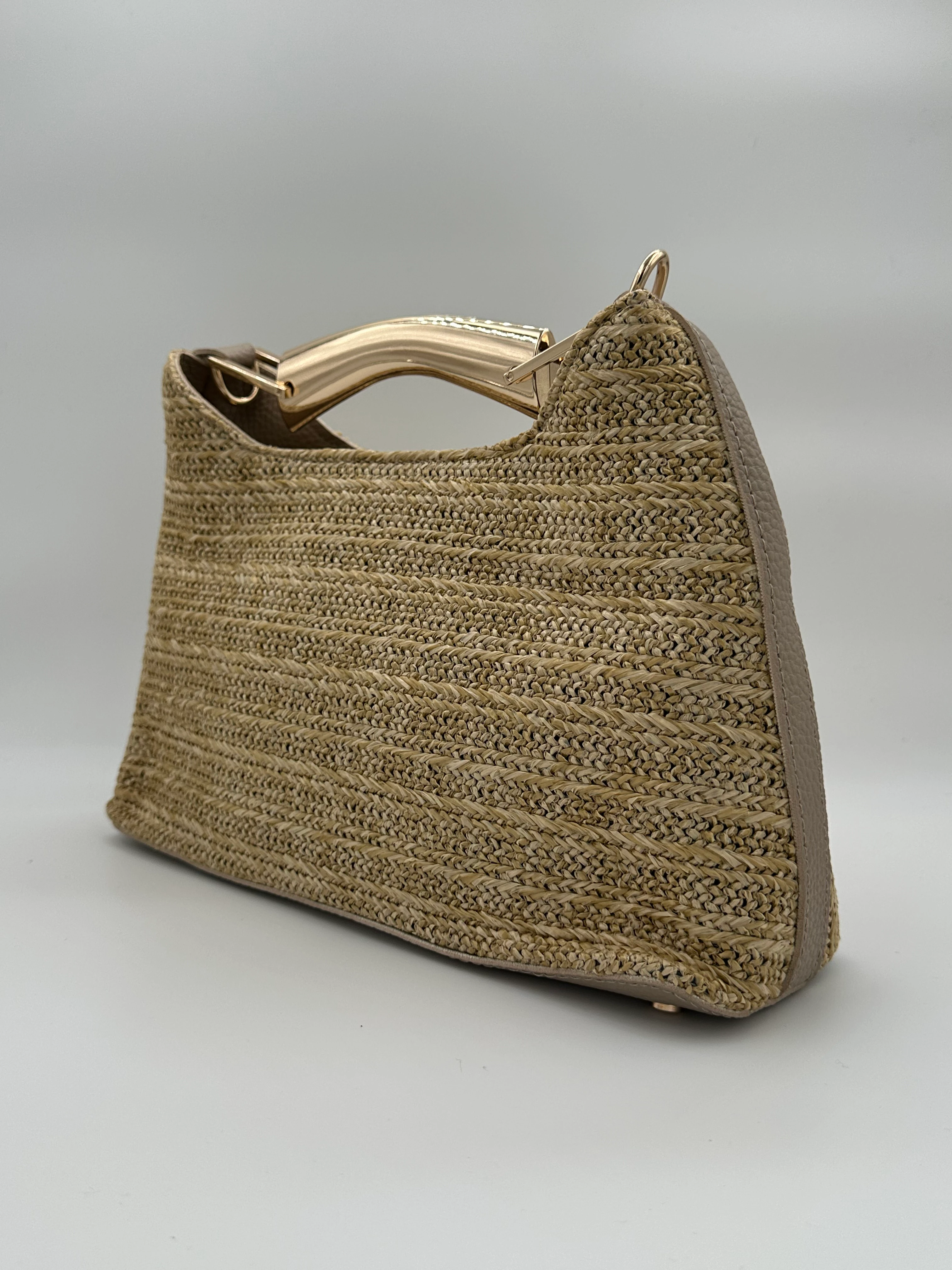 Altın Sap Detaylı Hasır Çanta