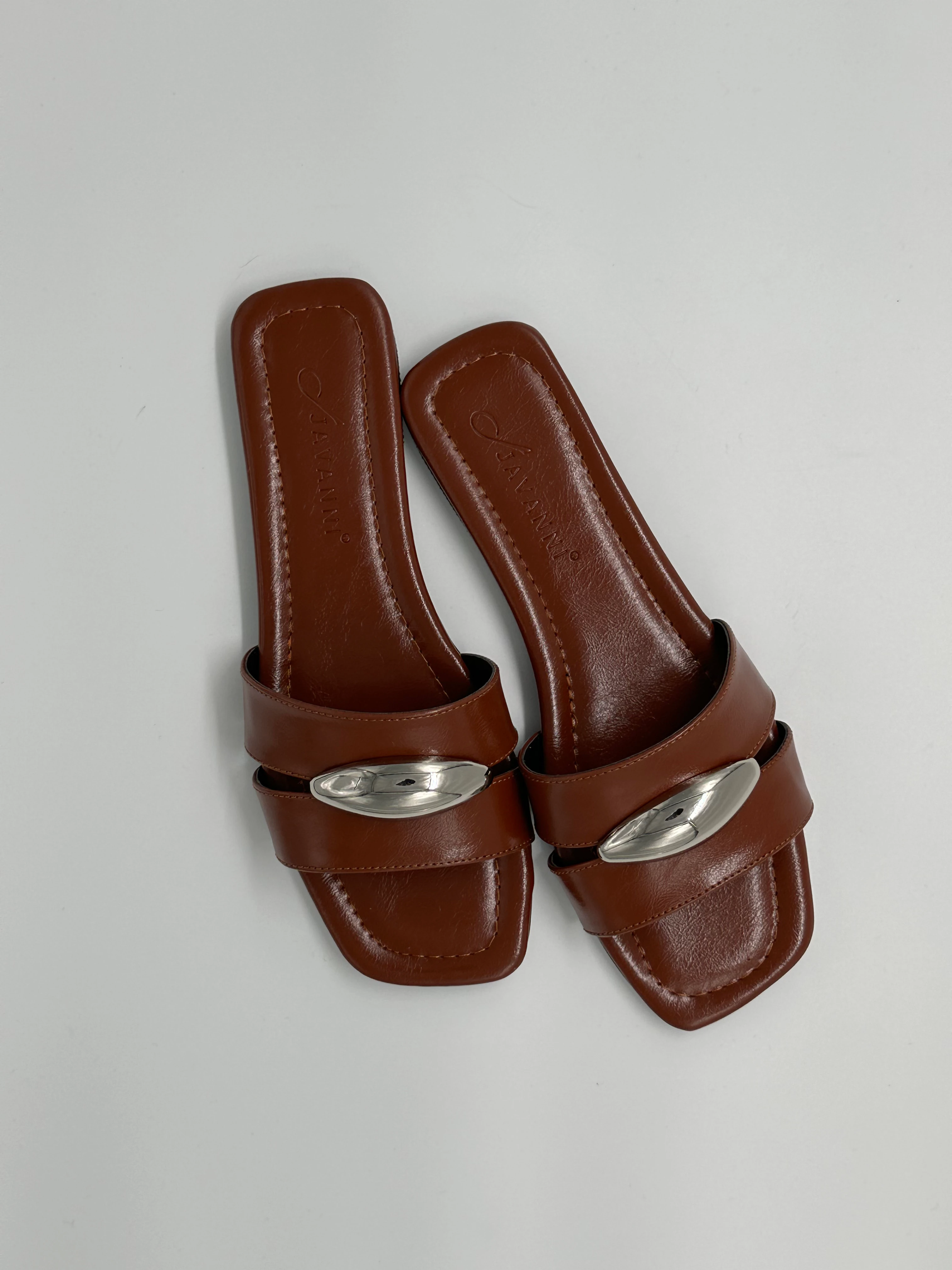 Tokalı Taba Deri Terlik