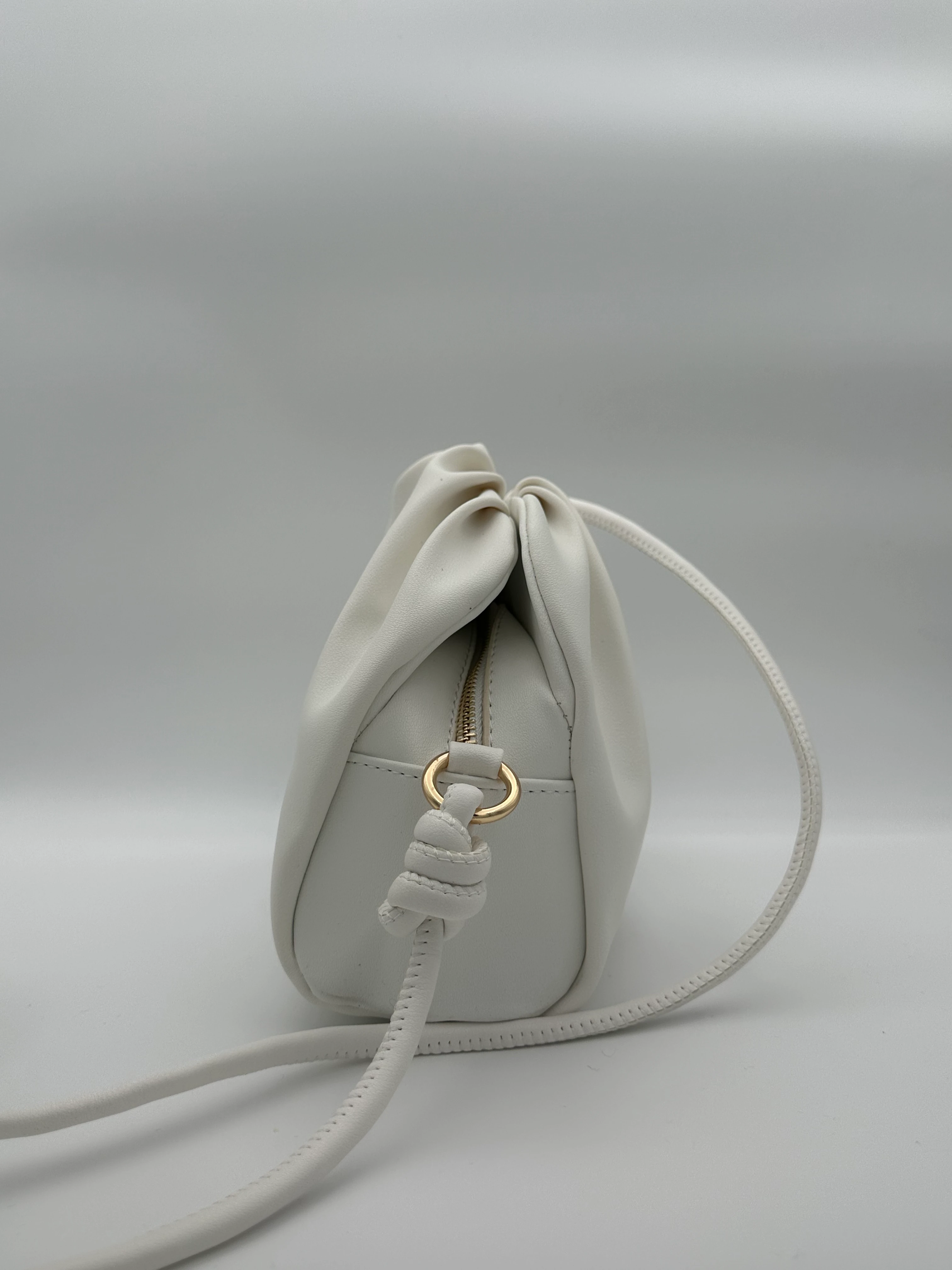 Uzun Askılı Büzgülü Deri Omuz Çantası